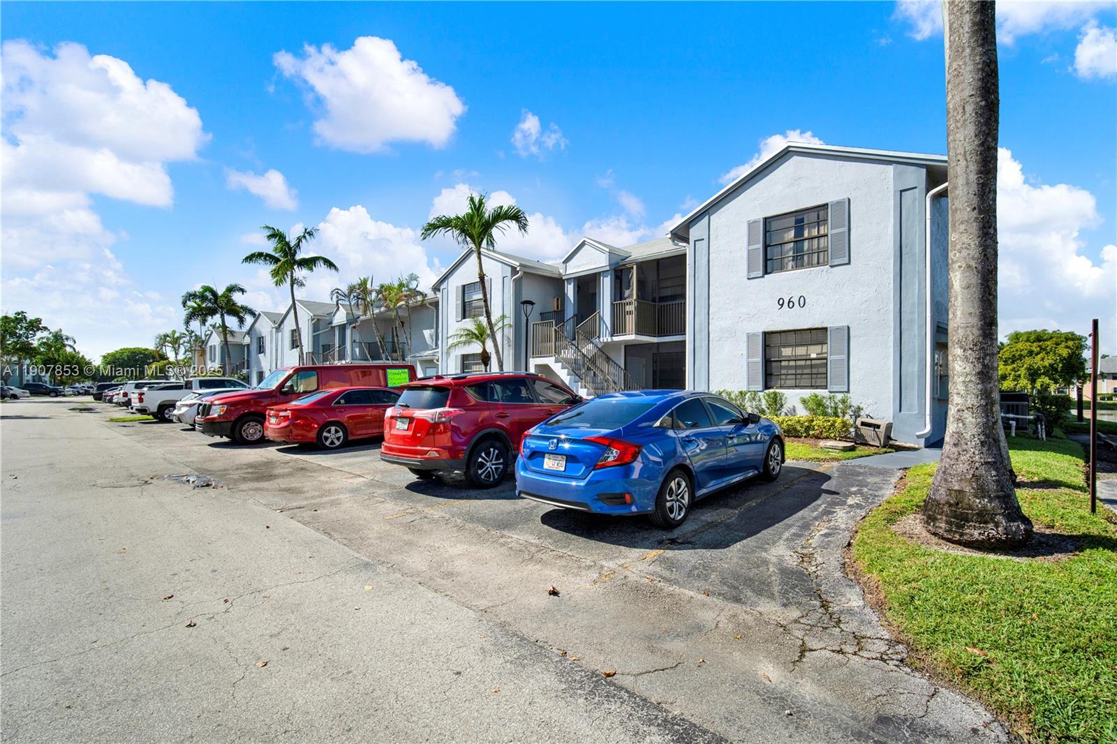 LAKESHORE CONDO I - Residential