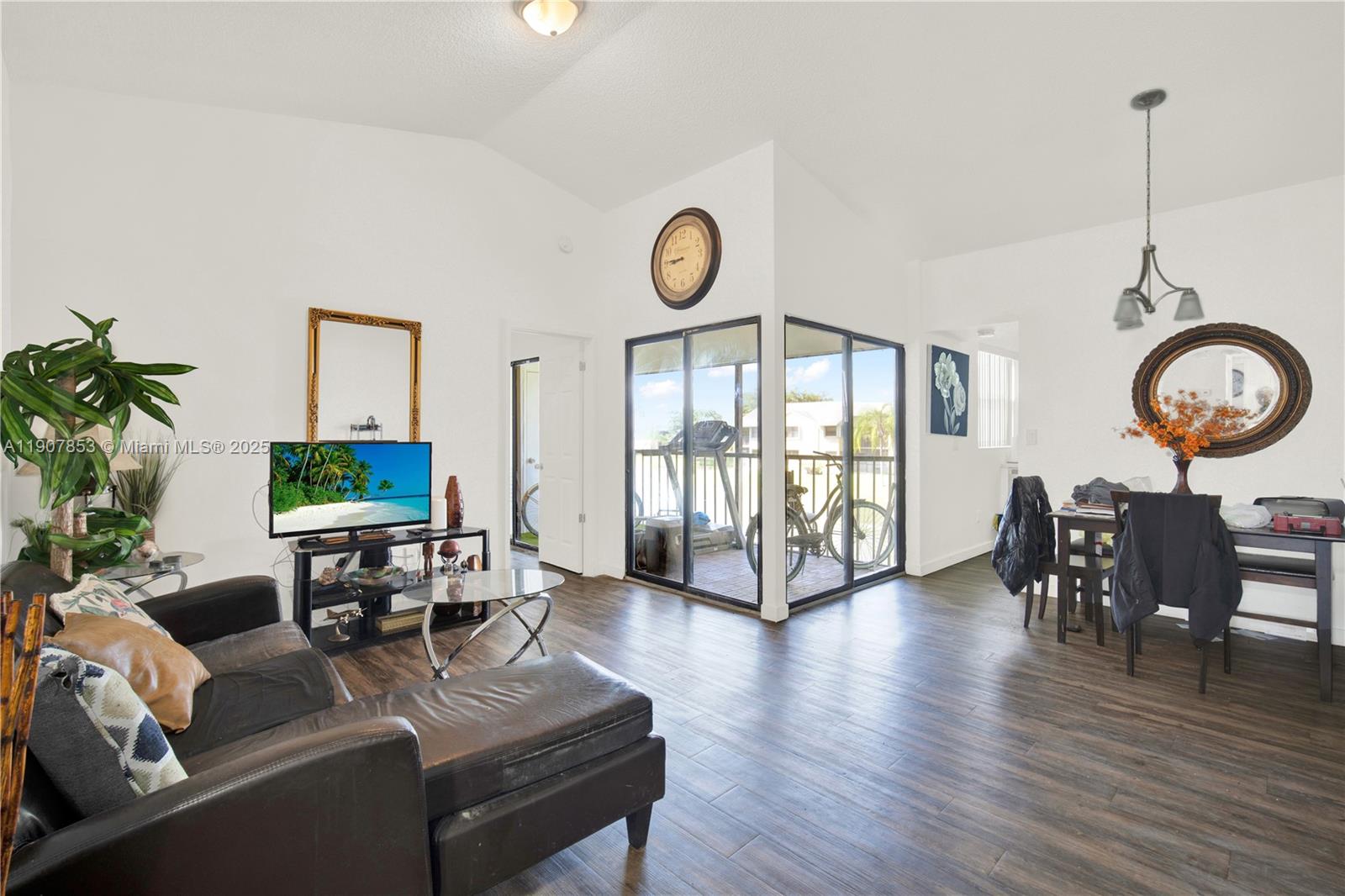 LAKESHORE CONDO I - Residential