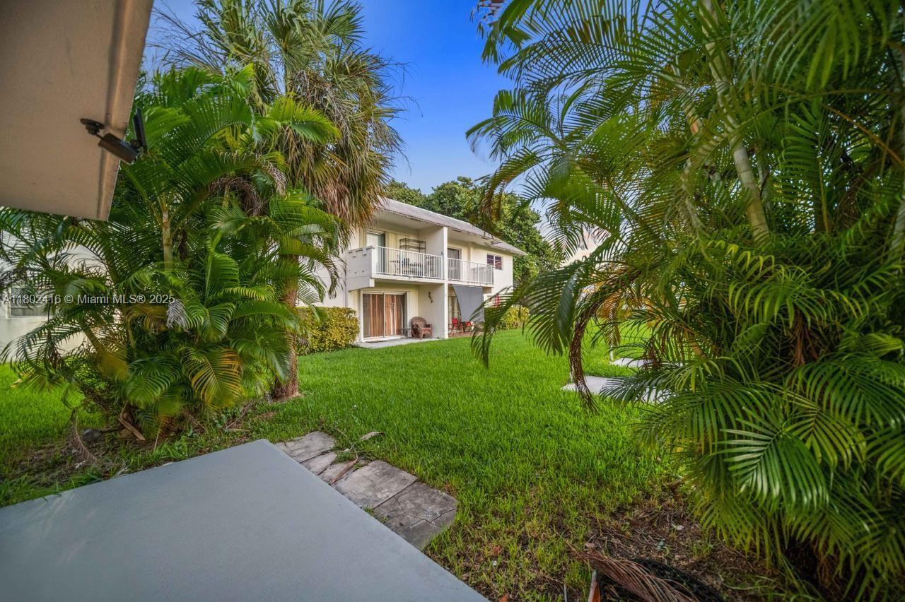 VILLAGE AT DADELAND CONDO - Residential