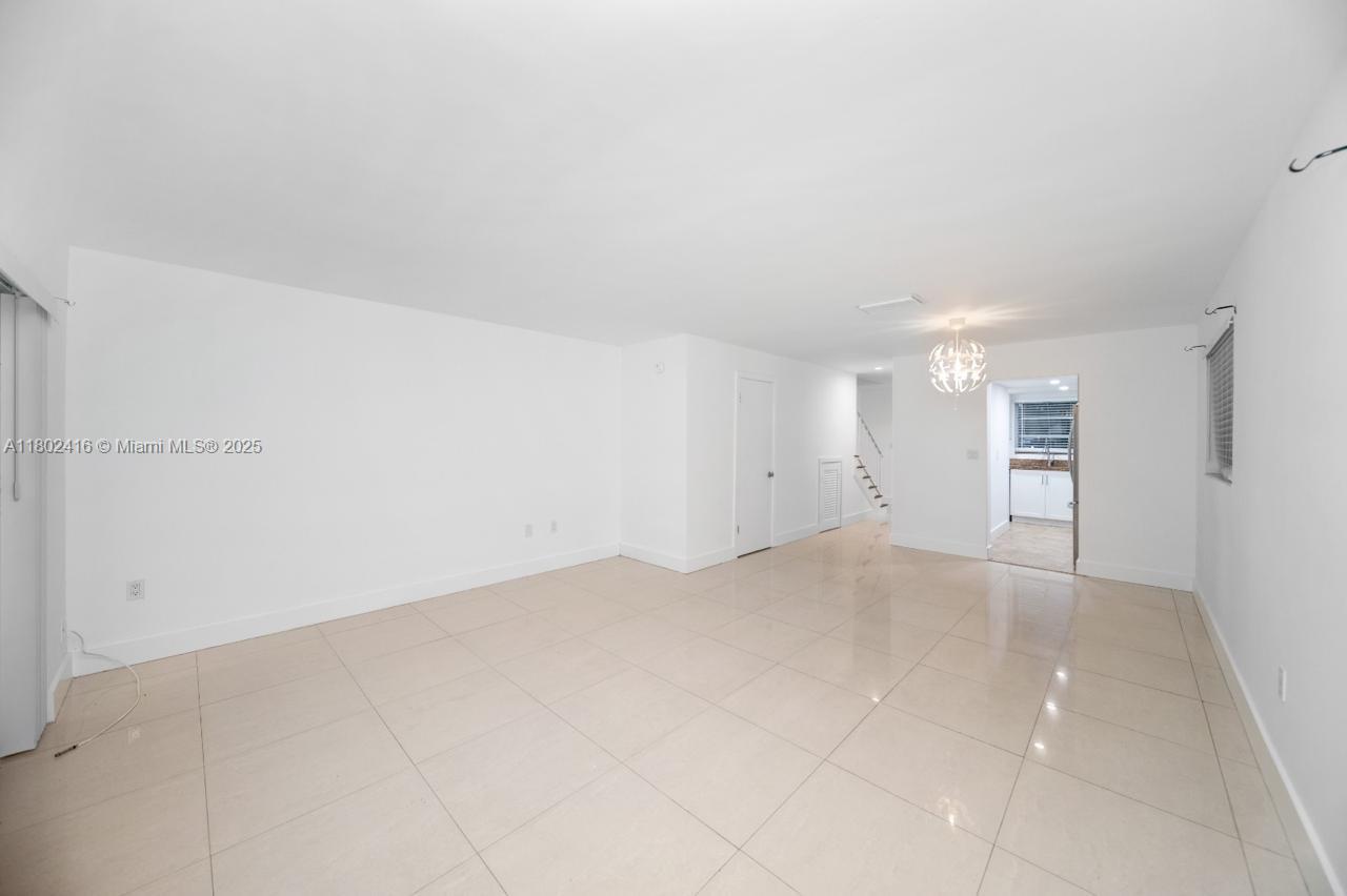 VILLAGE AT DADELAND CONDO - Residential