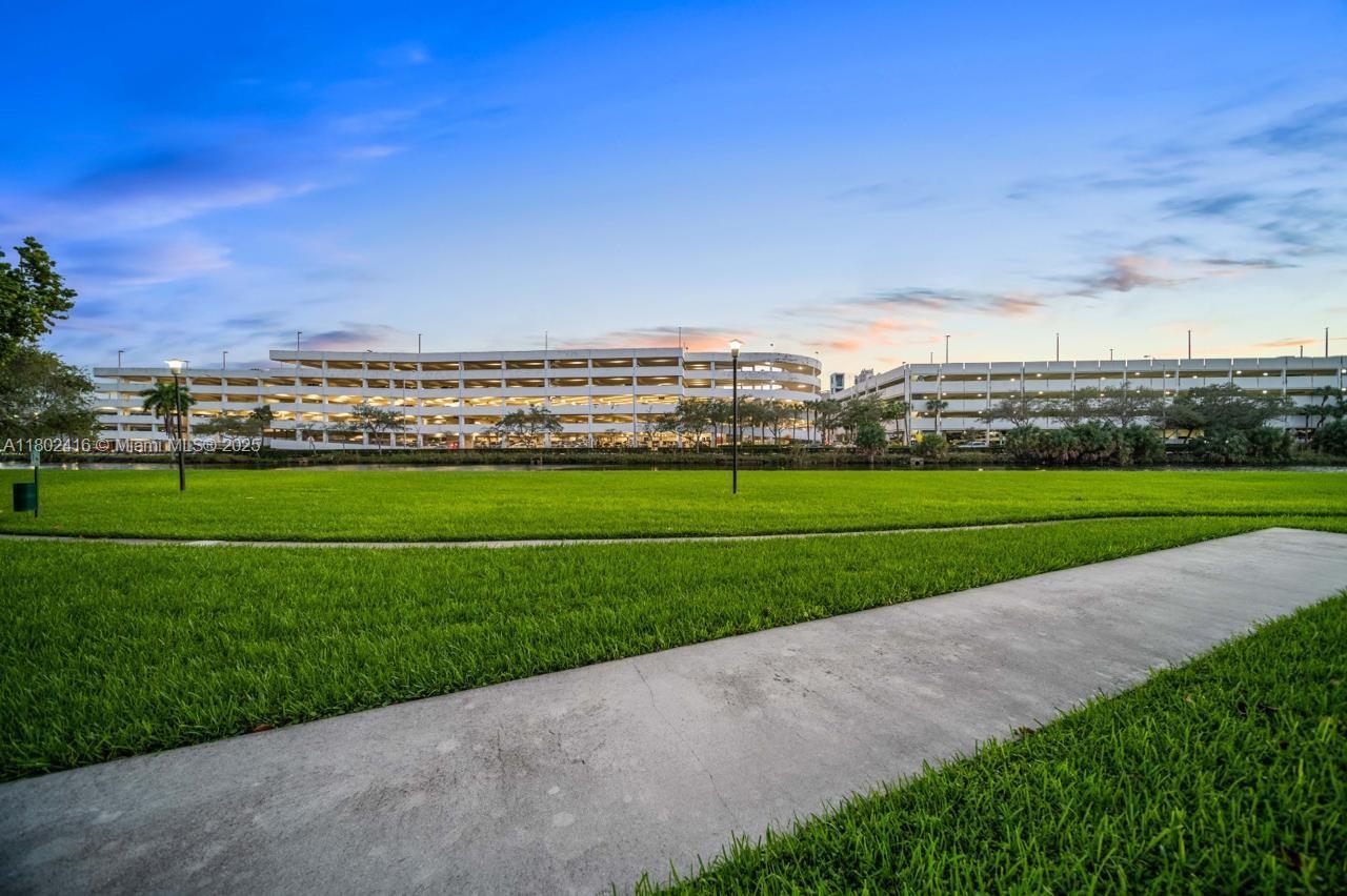 VILLAGE AT DADELAND CONDO - Residential