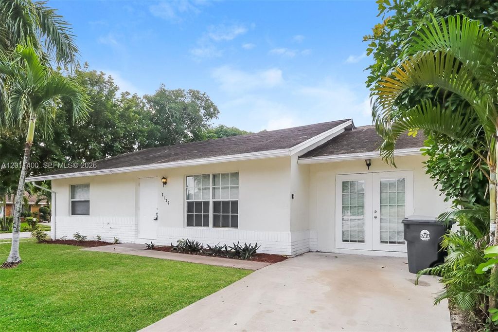 Photo of 6126 Arcade Ct, Lake Worth, FL 33463 (MLS # A12011400)