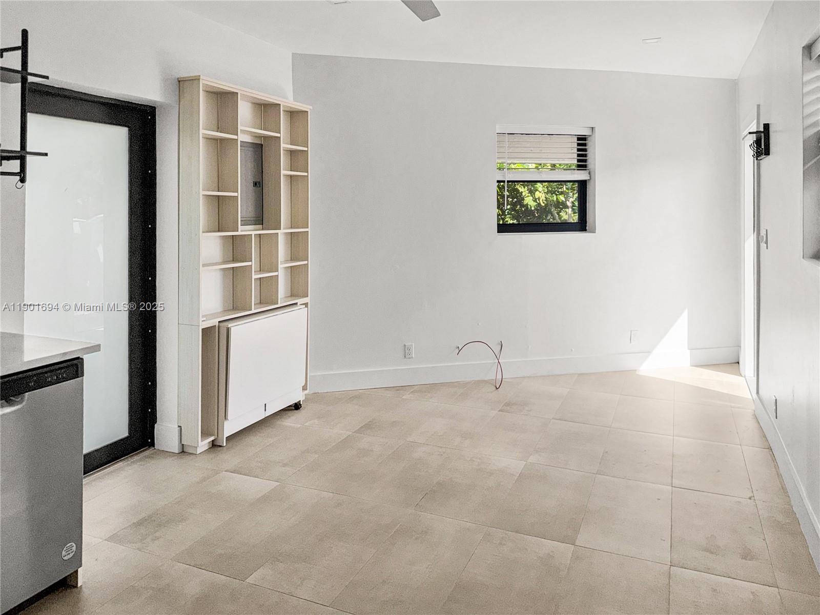 SUNSET MANORS AMEN PLAT - Residential Lease