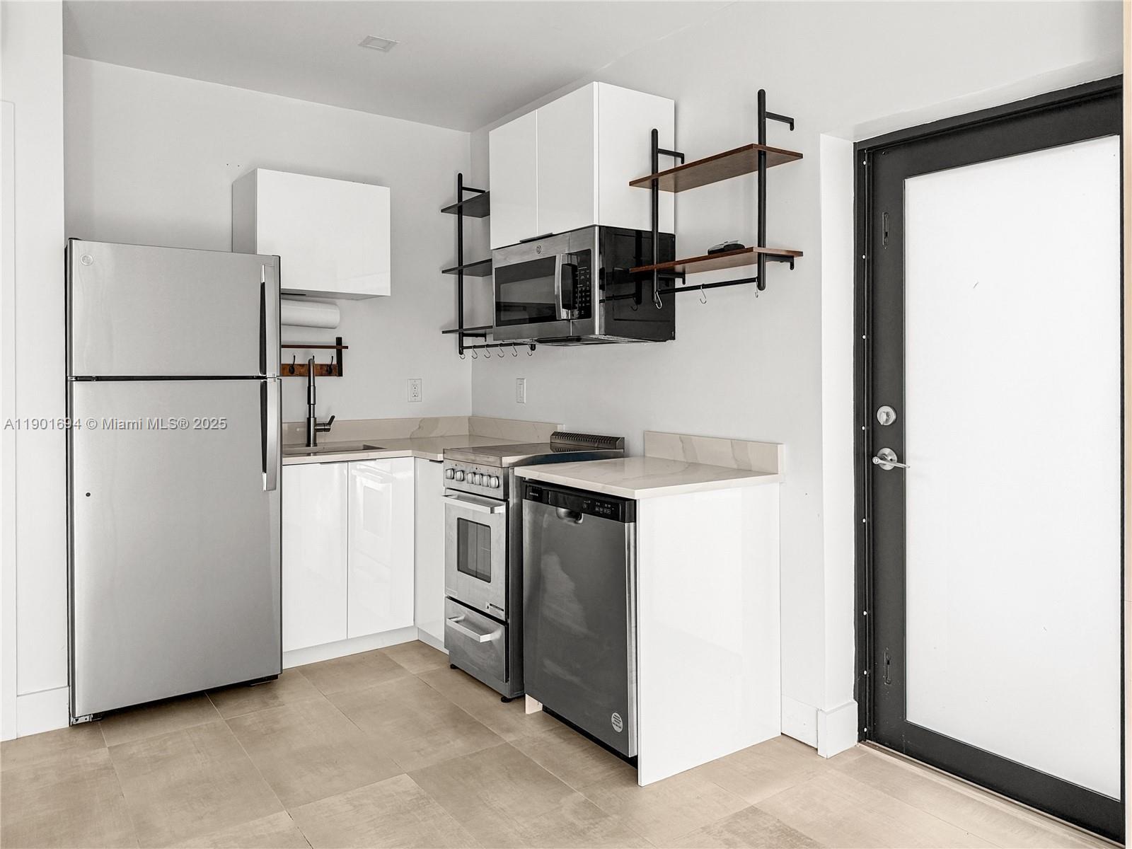 SUNSET MANORS AMEN PLAT - Residential Lease