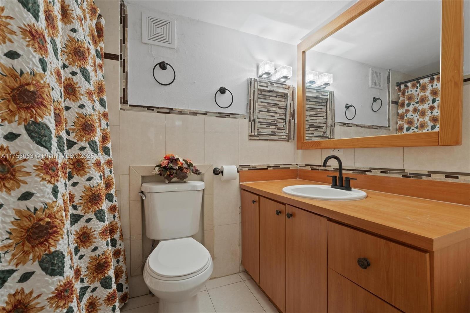 SUNSET VILLAS NO 3 CONDO - Residential
