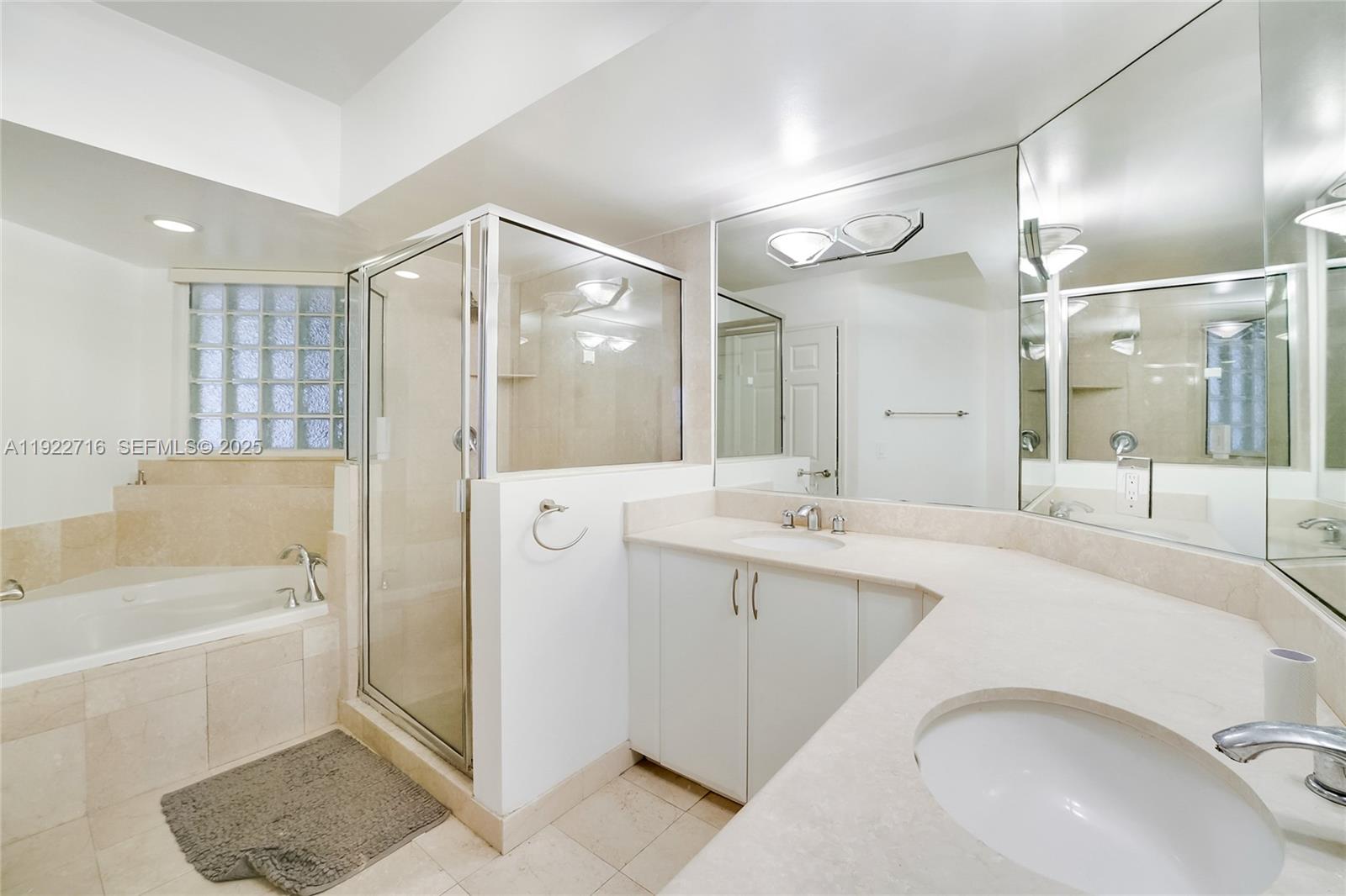 151 Michigan Ave 525