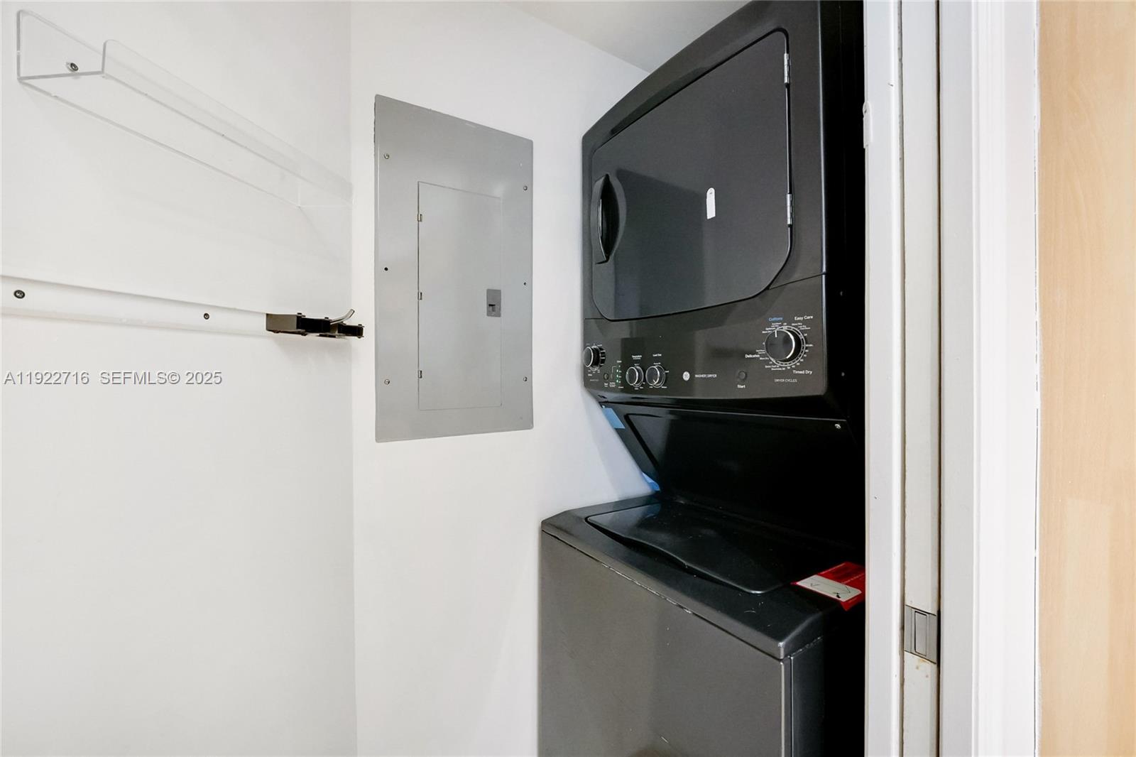 151 Michigan Ave 525