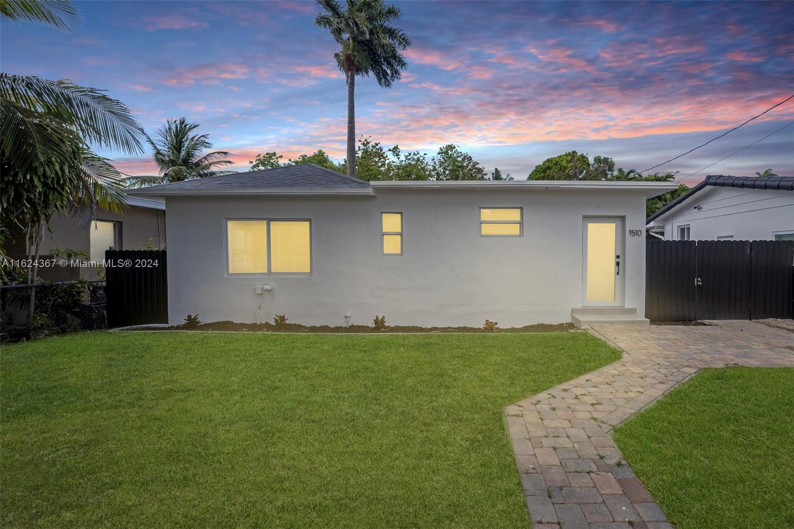BISCAYNE SHORES UNIT 4 - Residential