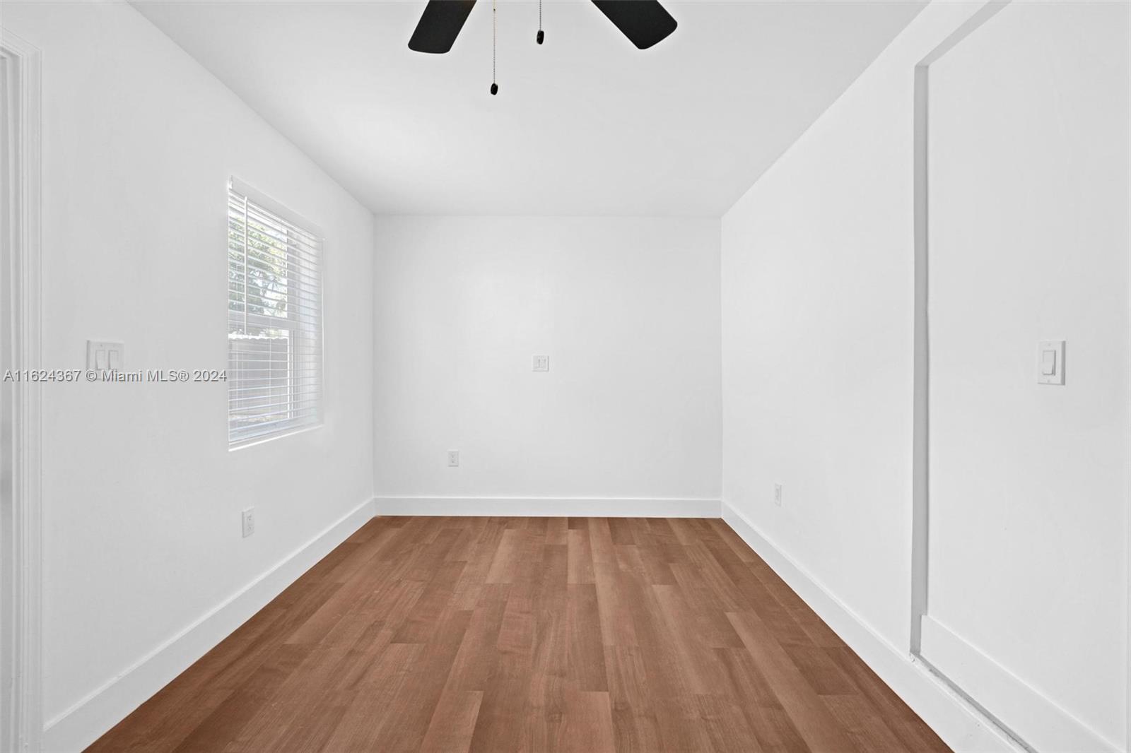 BISCAYNE SHORES UNIT 4 - Residential