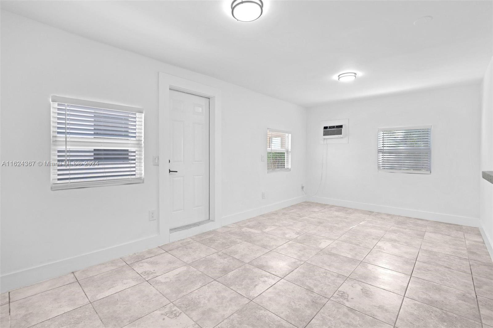 BISCAYNE SHORES UNIT 4 - Residential