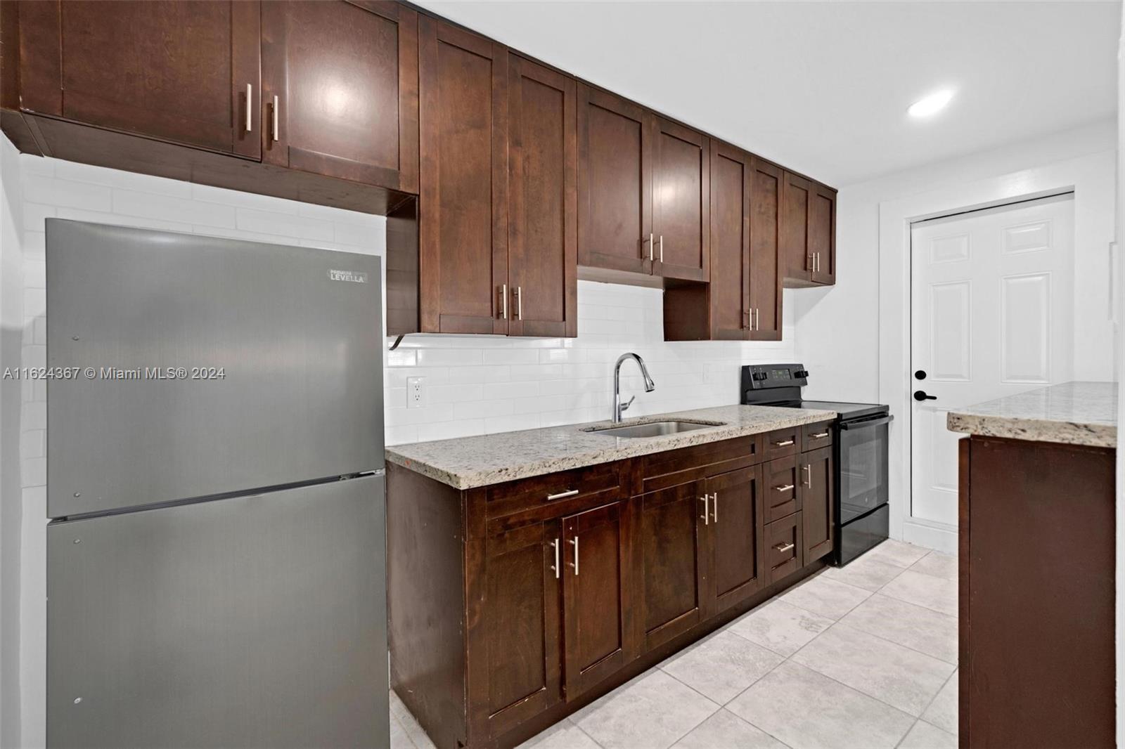 BISCAYNE SHORES UNIT 4 - Residential