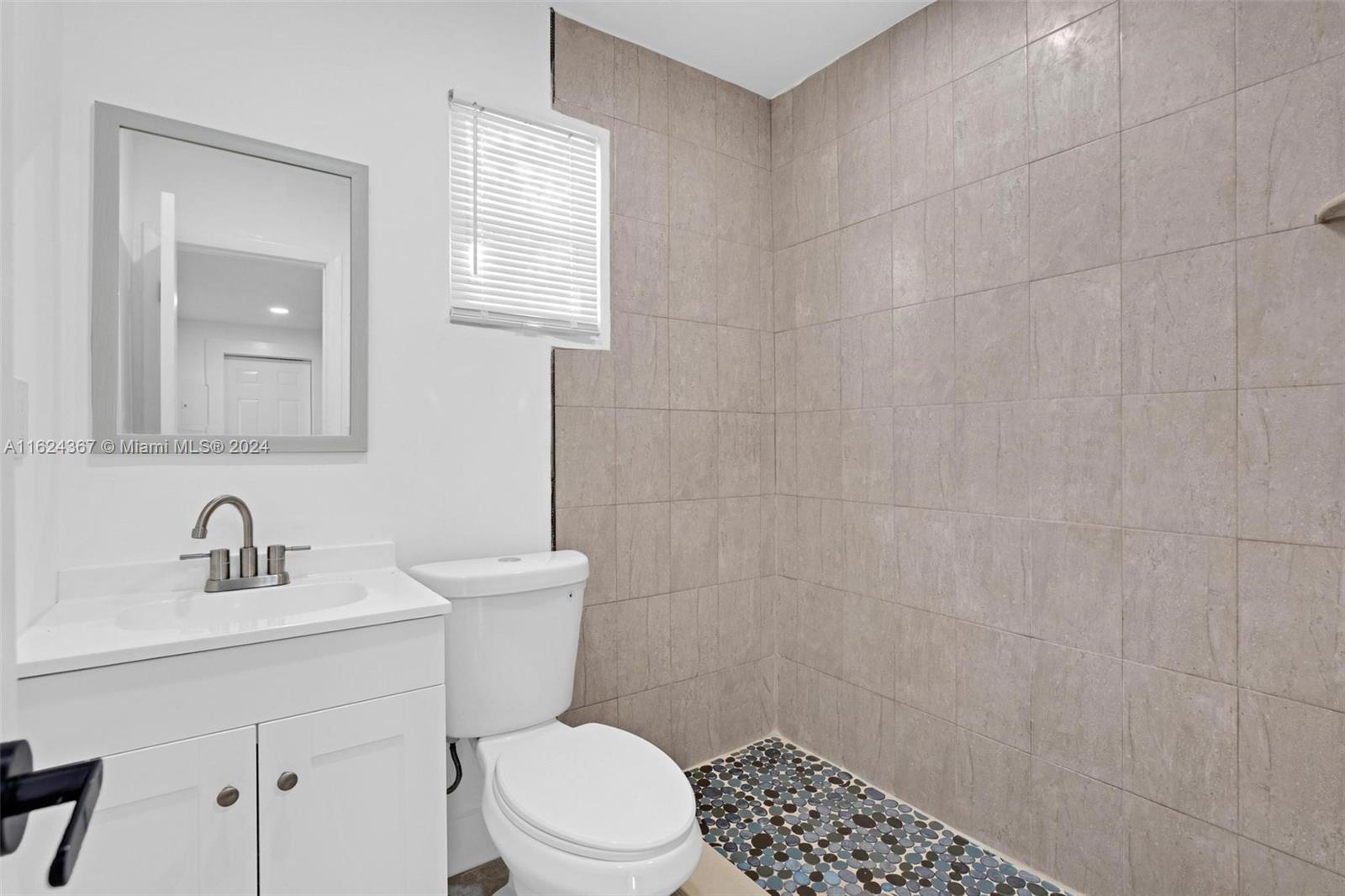 BISCAYNE SHORES UNIT 4 - Residential