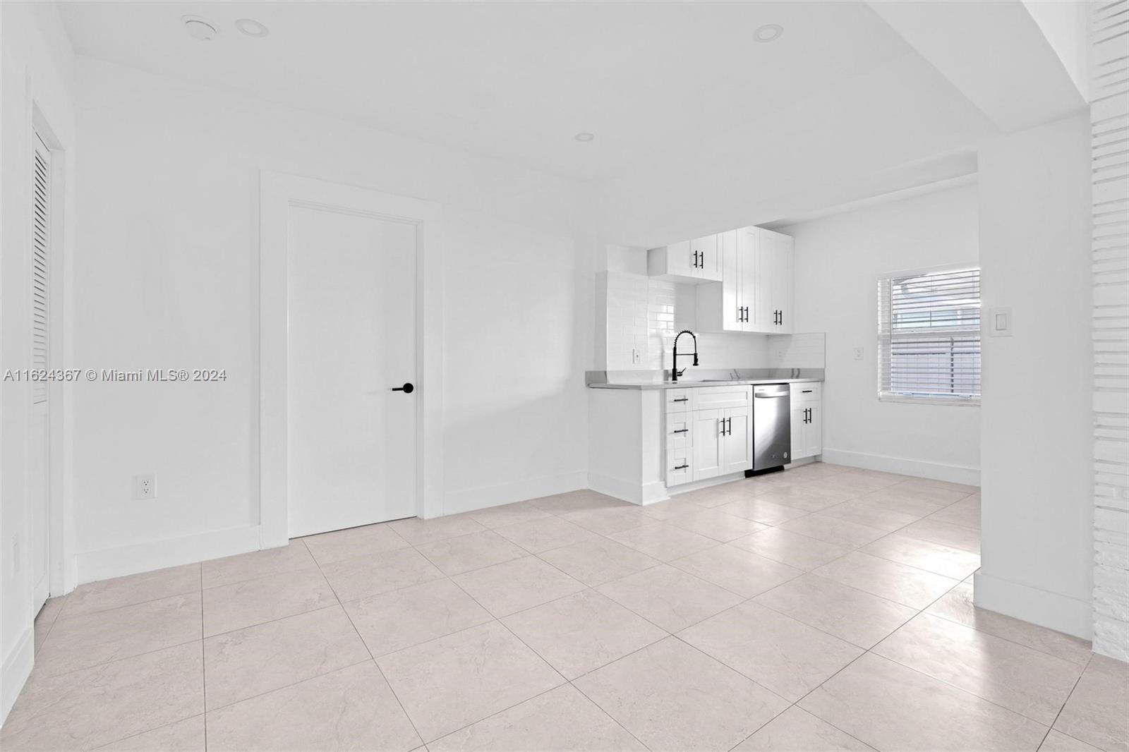 BISCAYNE SHORES UNIT 4 - Residential