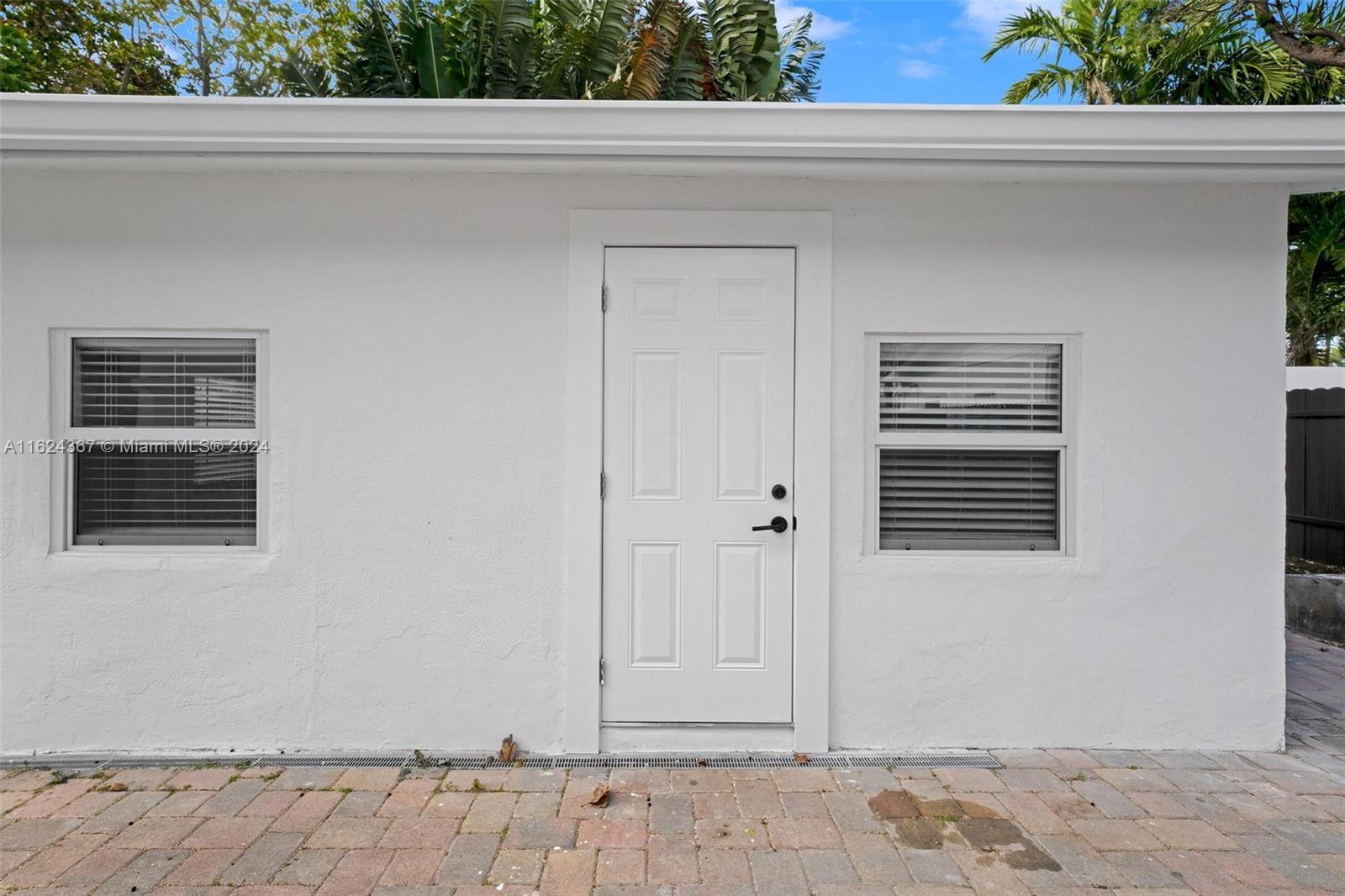 BISCAYNE SHORES UNIT 4 - Residential