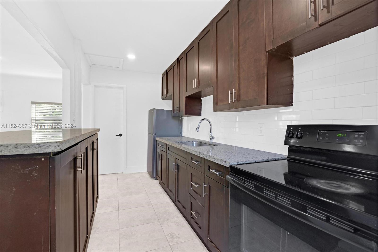BISCAYNE SHORES UNIT 4 - Residential