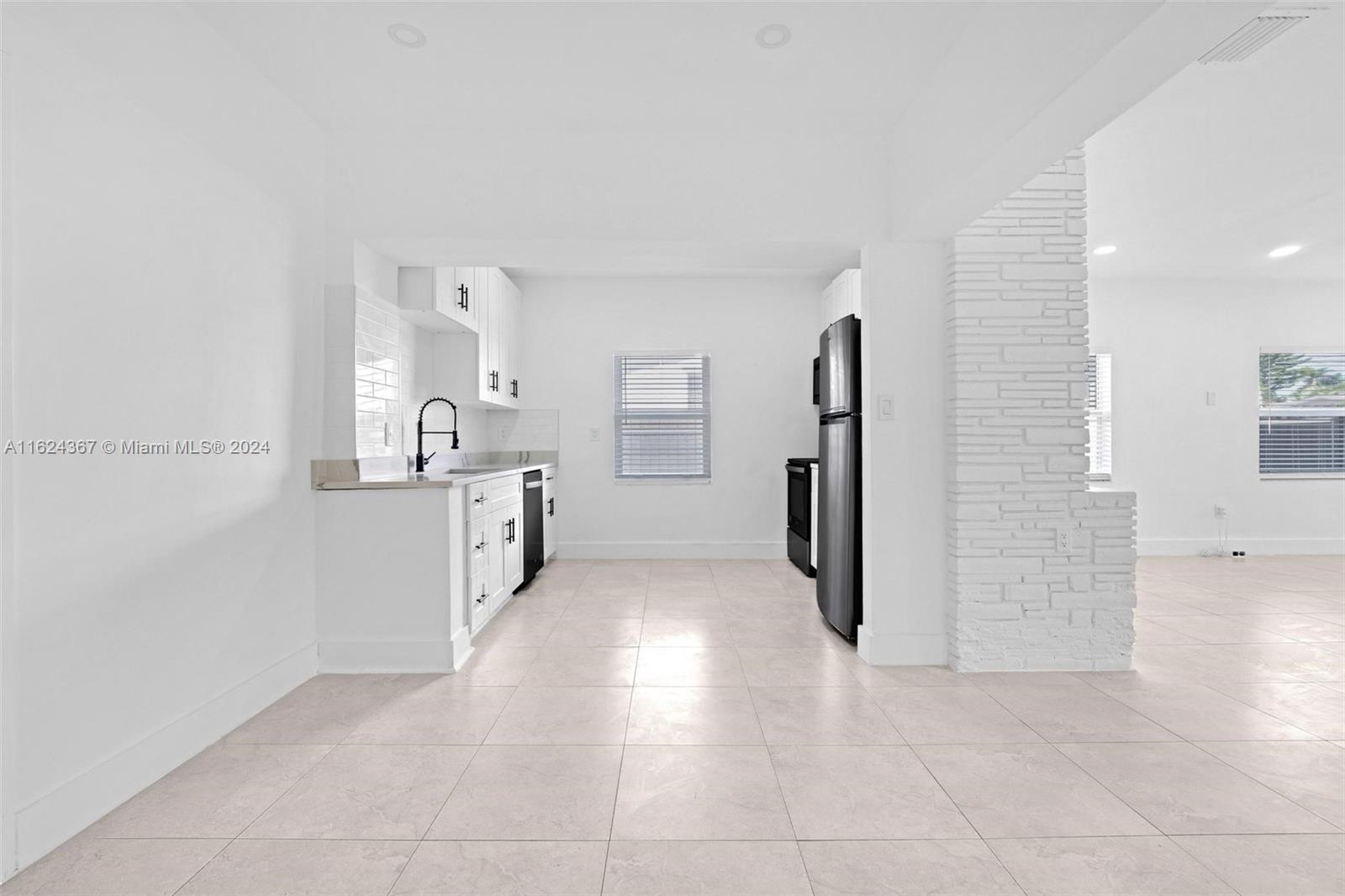 BISCAYNE SHORES UNIT 4 - Residential