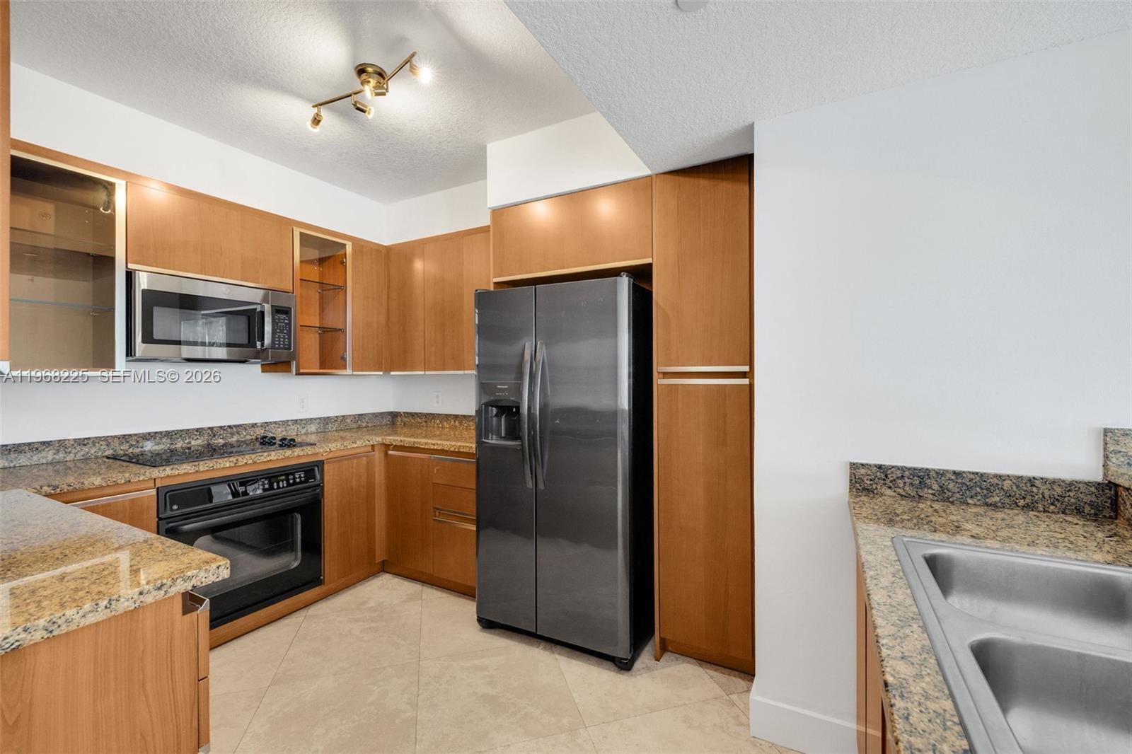 THE GRAND VENETIAN CONDO - Residential