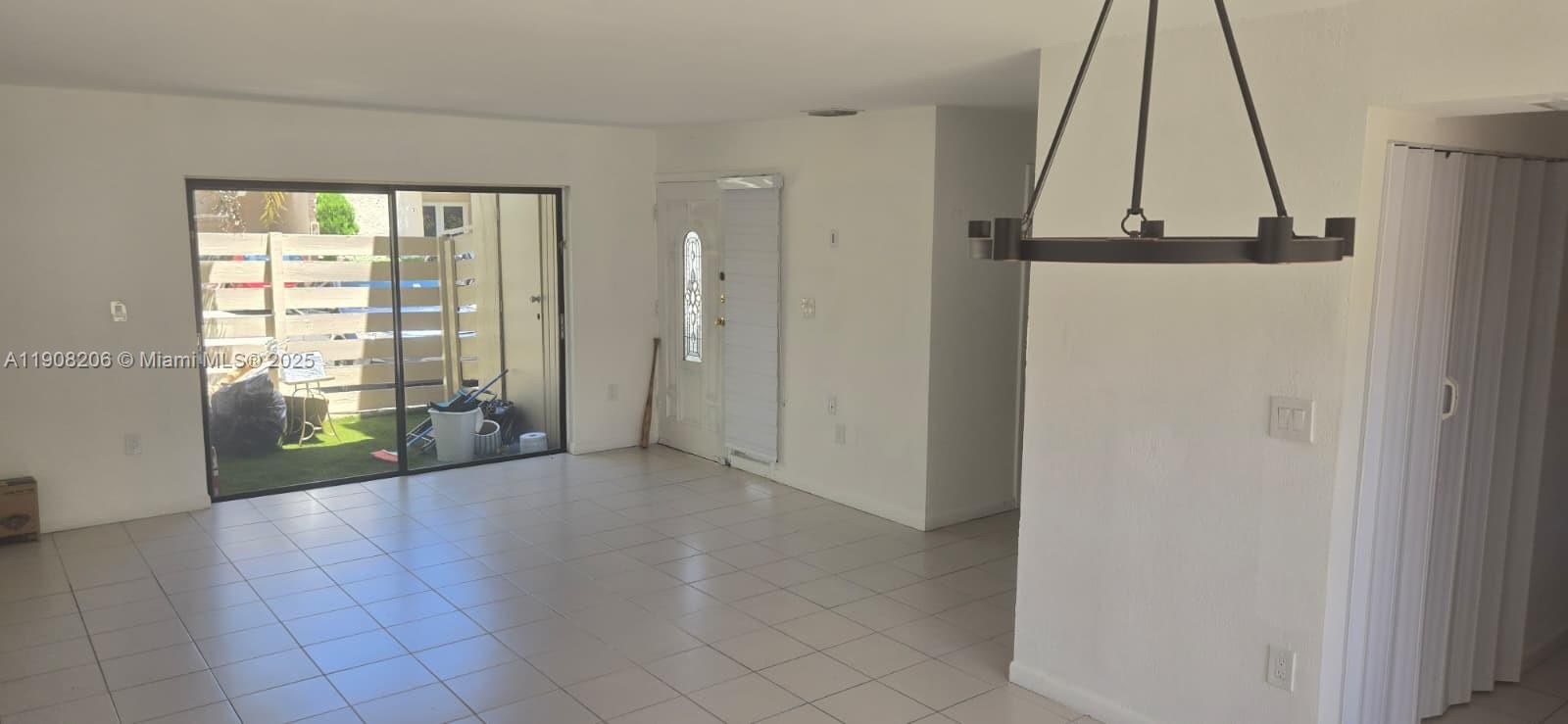 KENDALE WOODS NORTH CONDO - Residential Lease