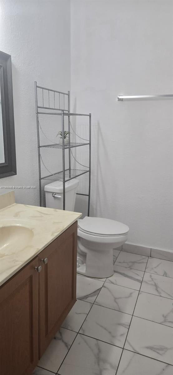 KENDALE WOODS NORTH CONDO - Residential Lease