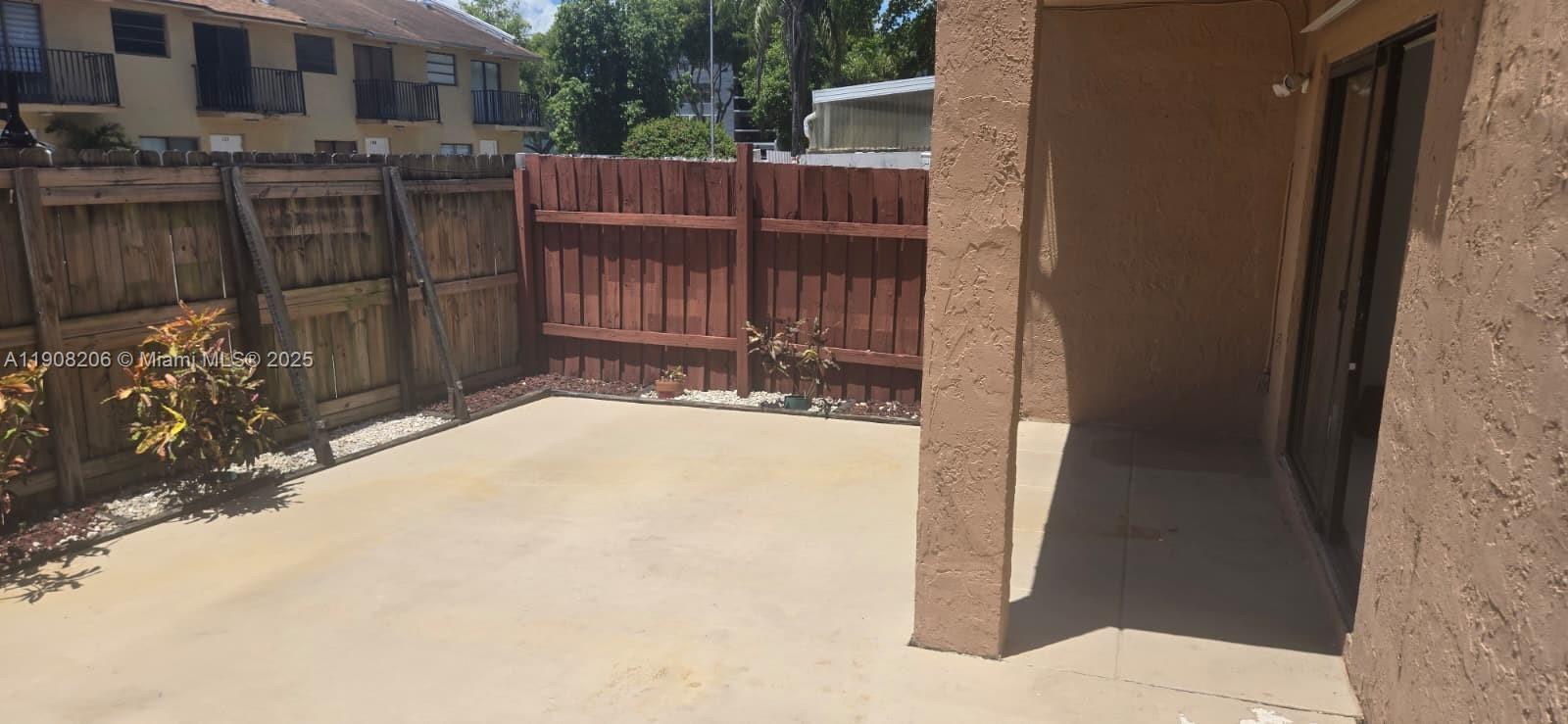 KENDALE WOODS NORTH CONDO - Residential Lease