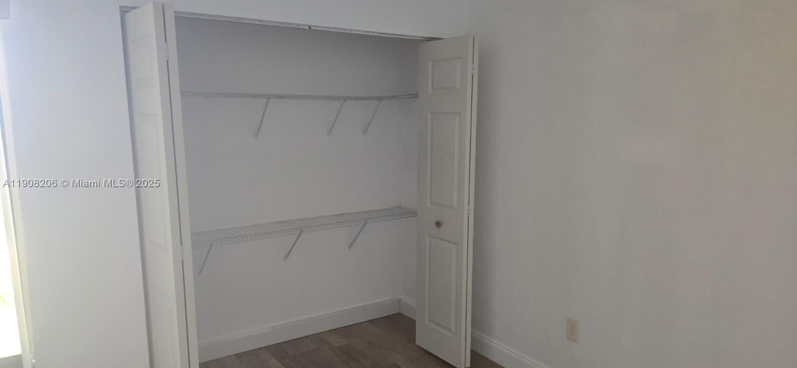 KENDALE WOODS NORTH CONDO - Residential Lease