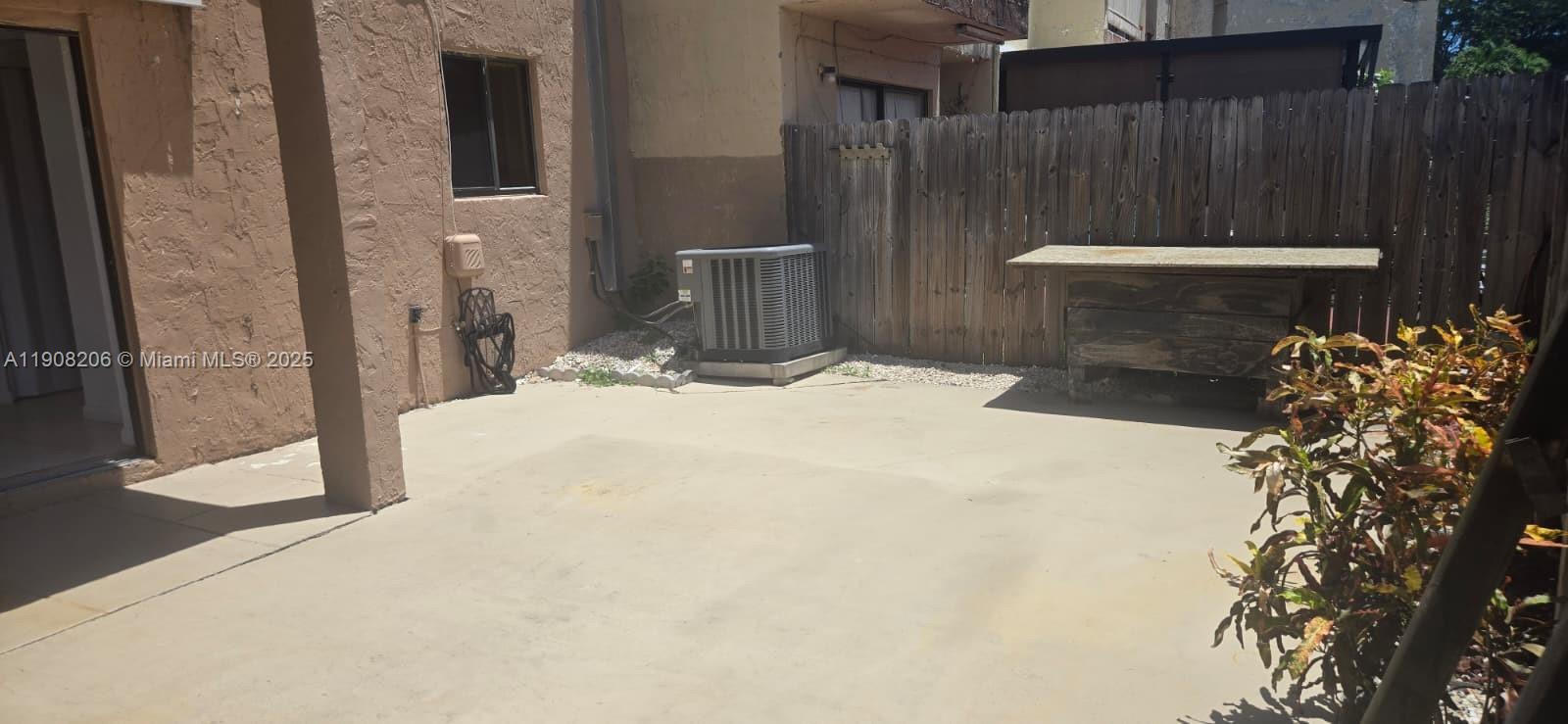 KENDALE WOODS NORTH CONDO - Residential Lease