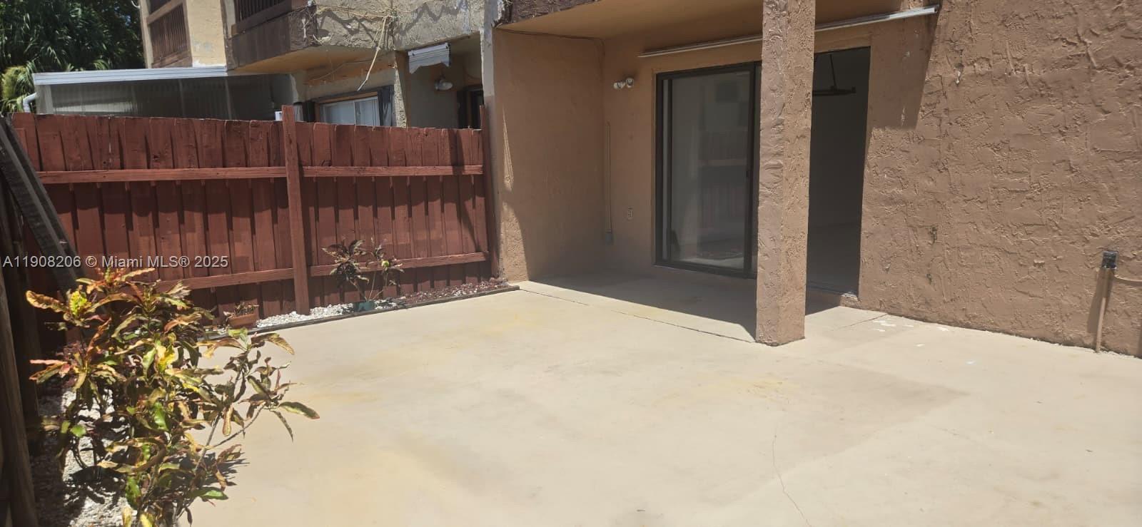 KENDALE WOODS NORTH CONDO - Residential Lease