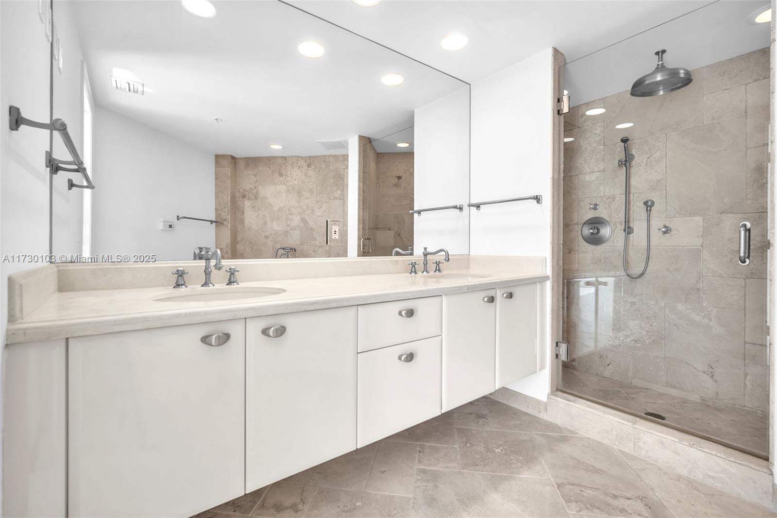 LAS OLAS RIVER HOUSE COND - Residential