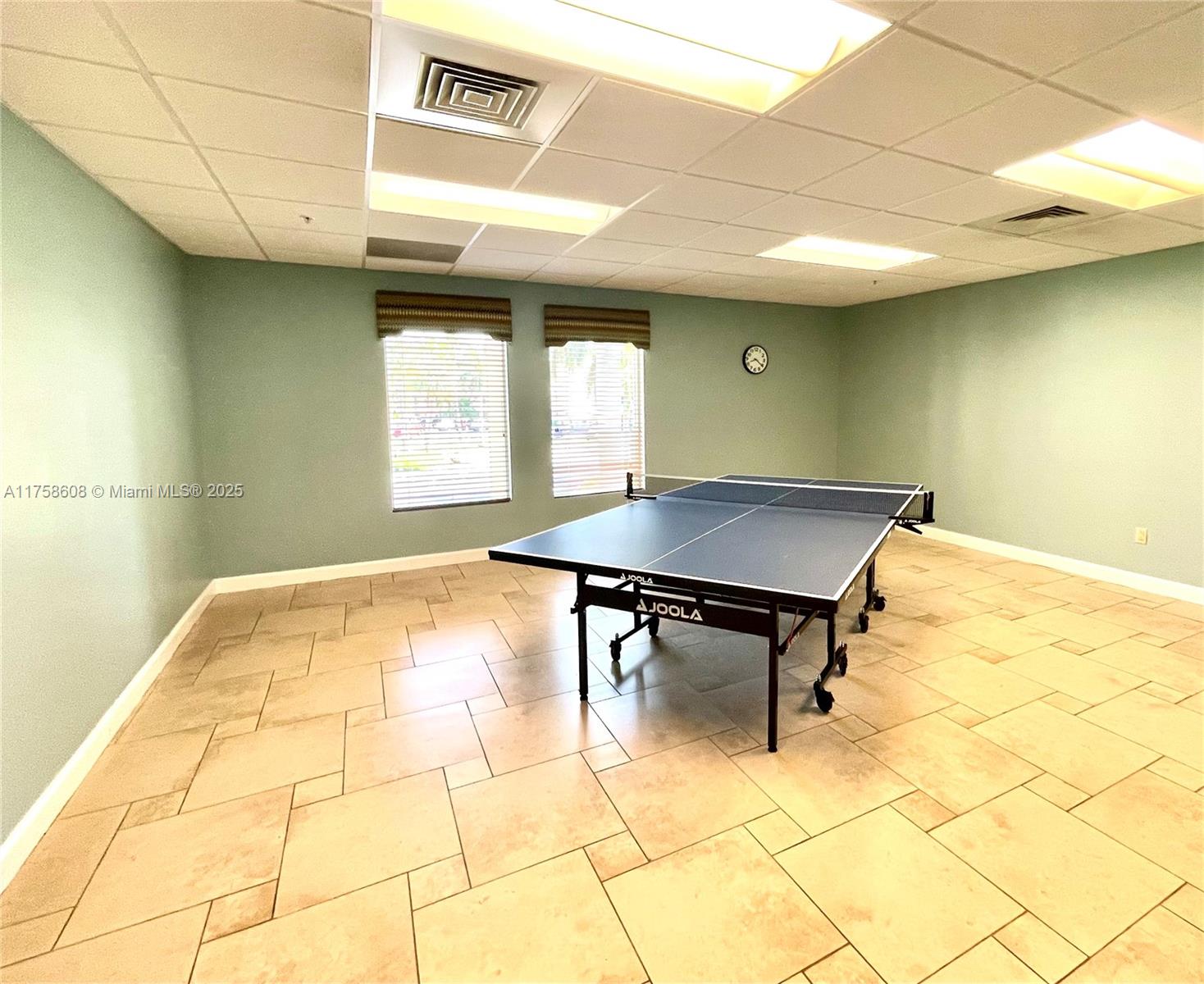VILLAGE ROYALE GREENRIDGE - Residential