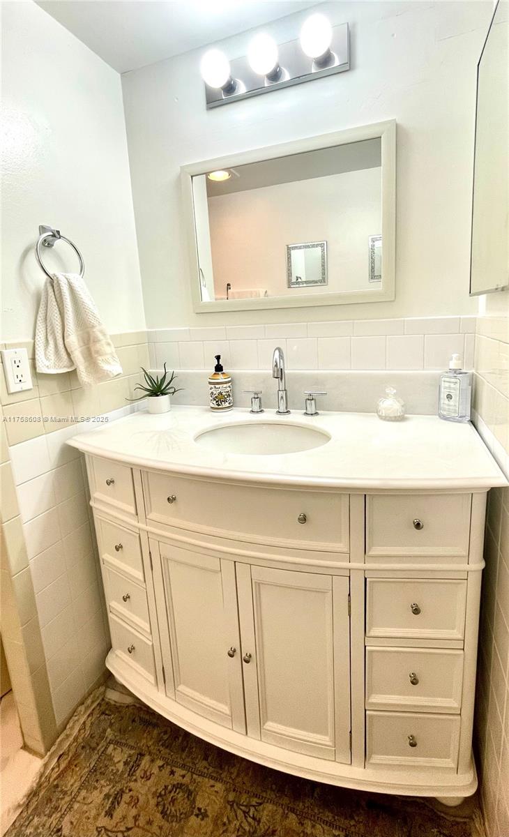VILLAGE ROYALE GREENRIDGE - Residential
