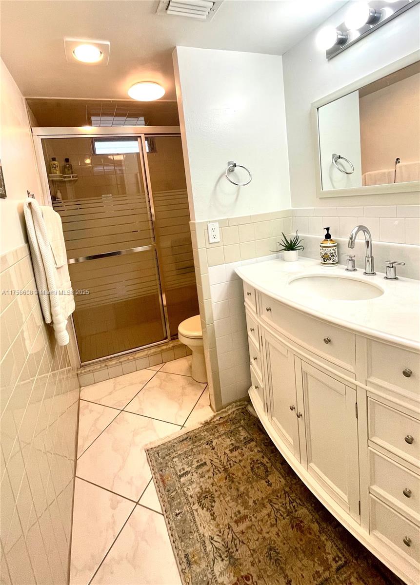 VILLAGE ROYALE GREENRIDGE - Residential