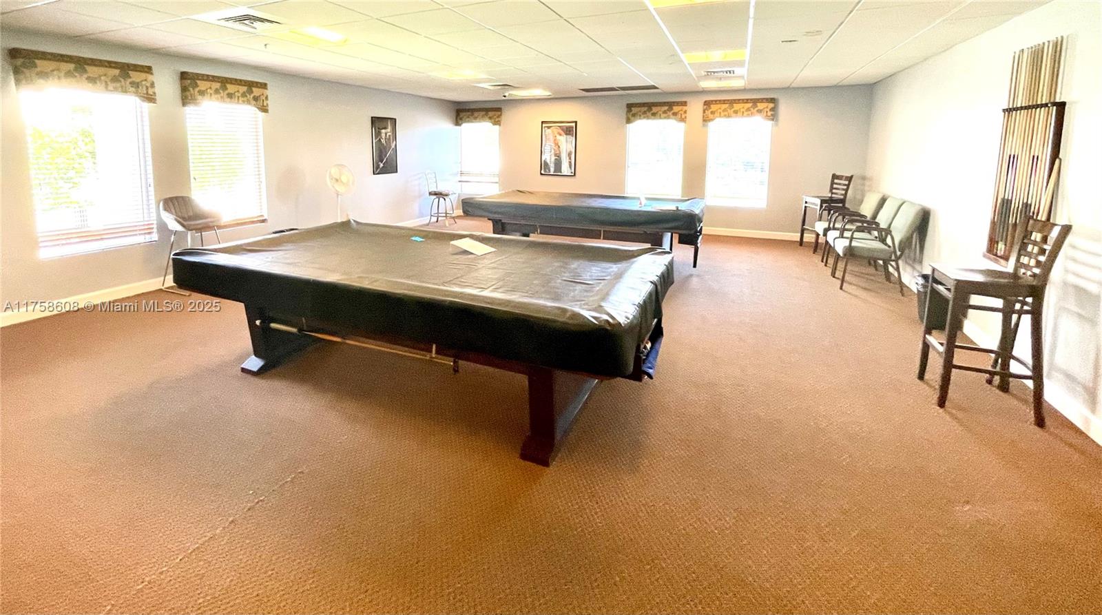 VILLAGE ROYALE GREENRIDGE - Residential