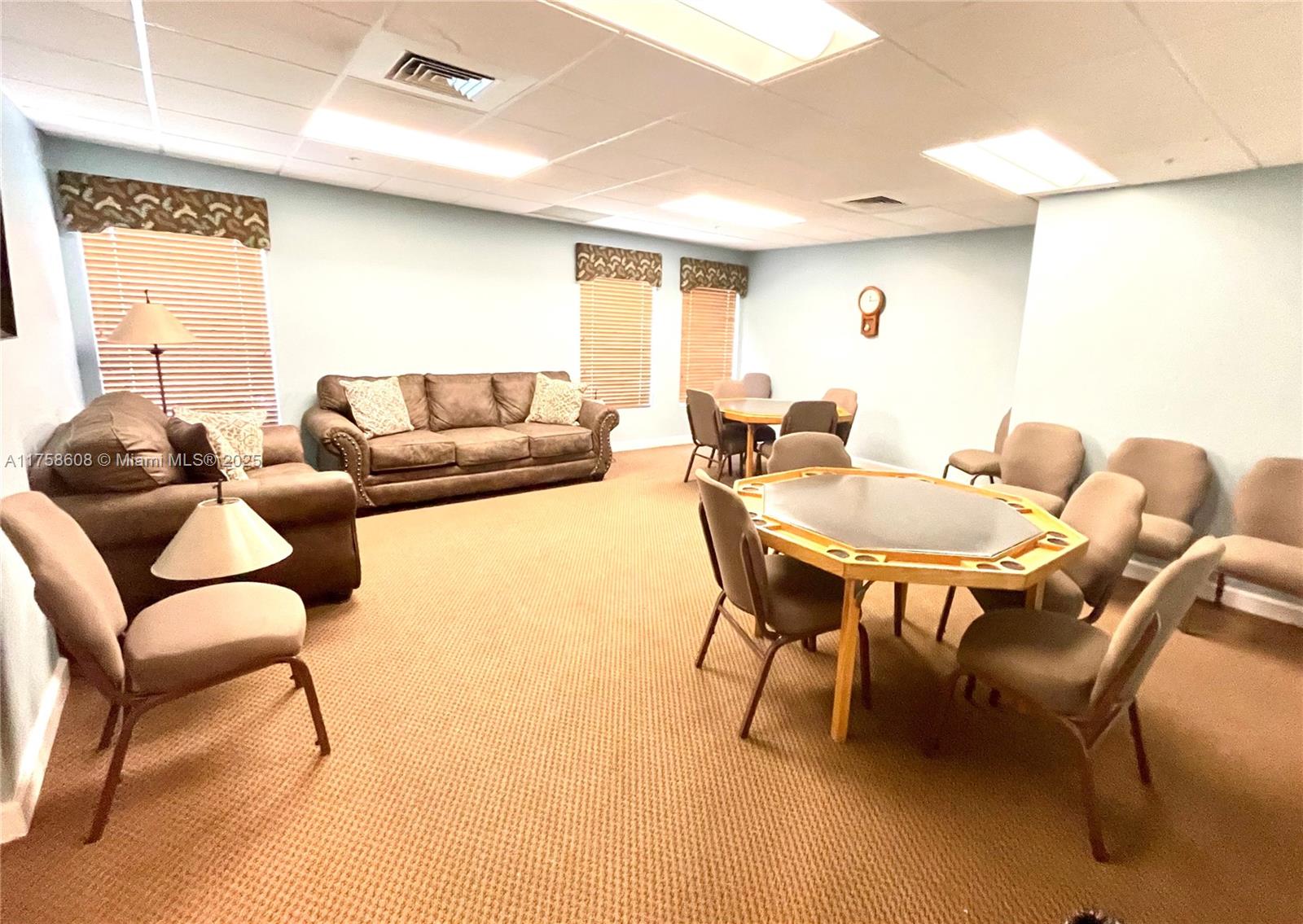 VILLAGE ROYALE GREENRIDGE - Residential