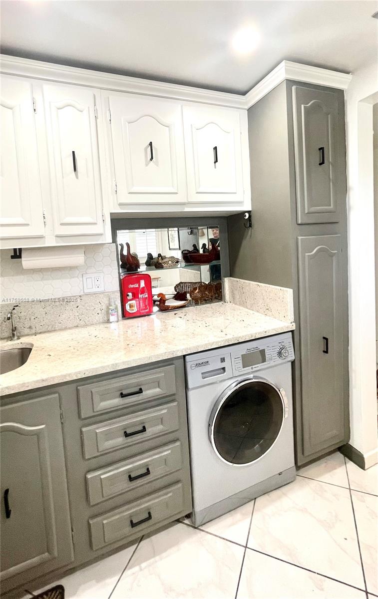 VILLAGE ROYALE GREENRIDGE - Residential