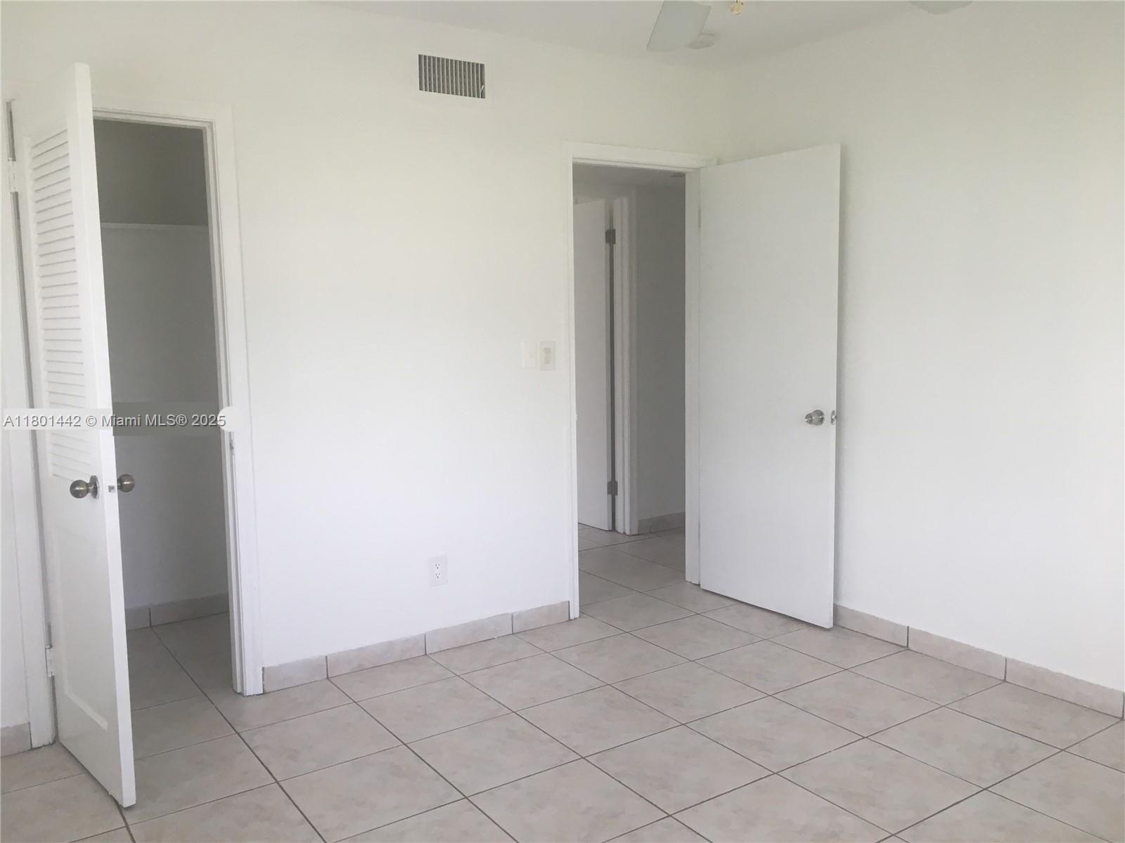 4851 University Dr 4851