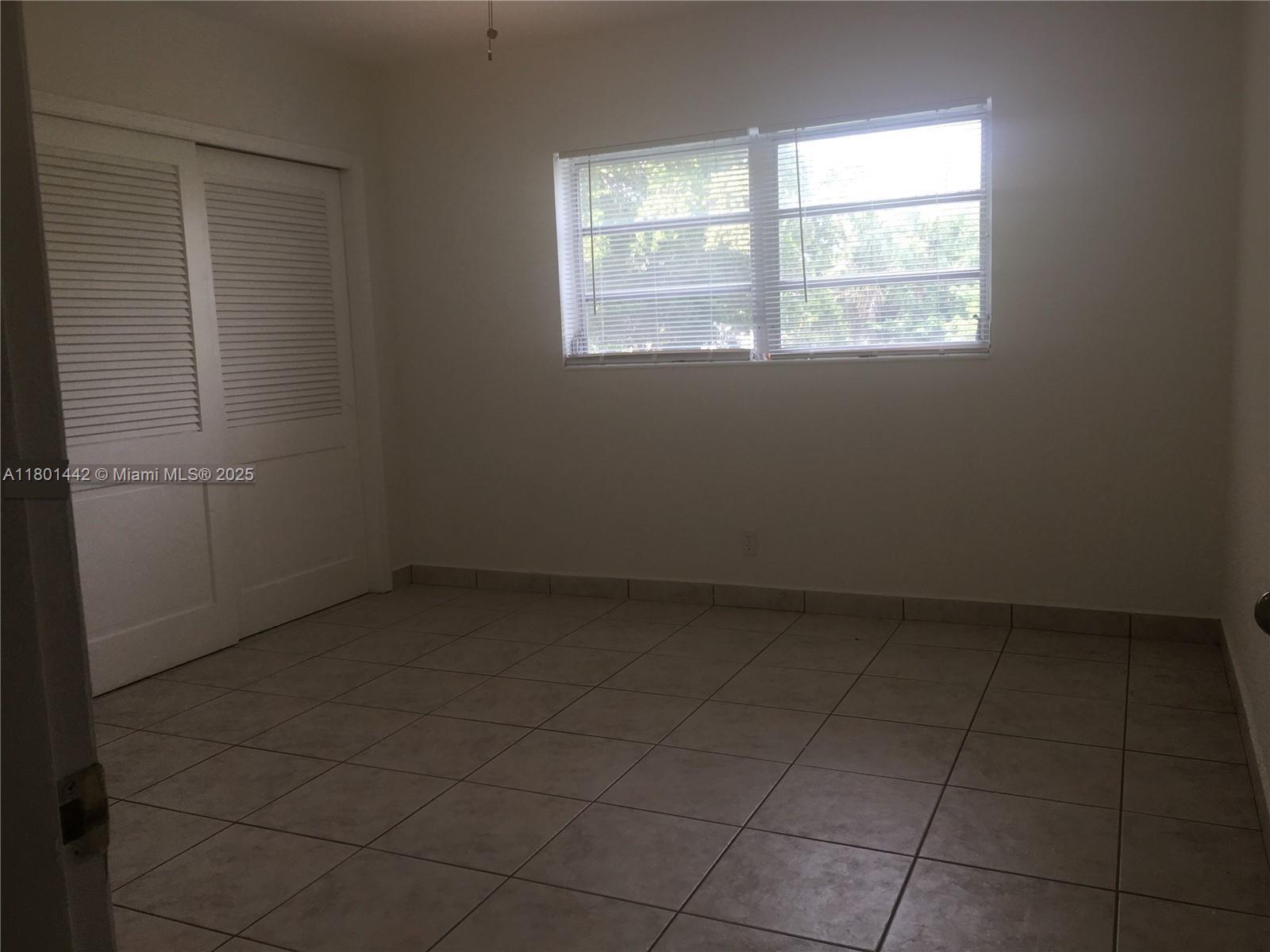 4851 University Dr 4851