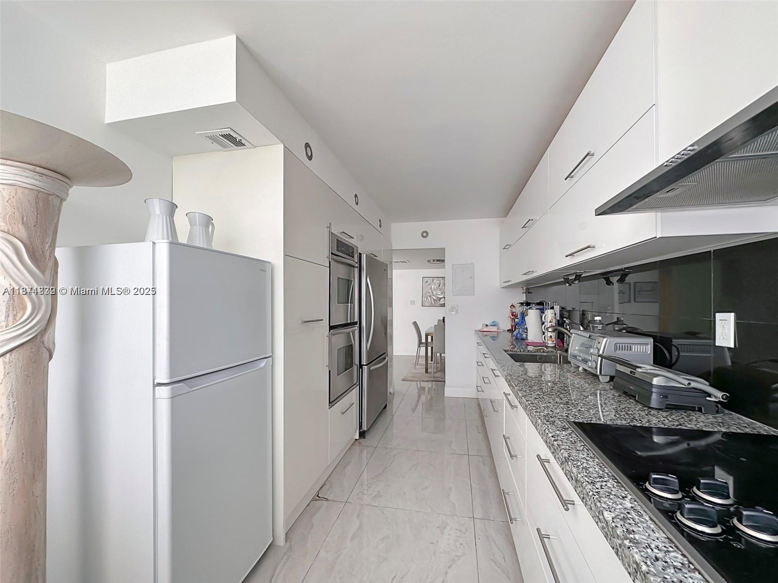 DEL PRADO - Residential