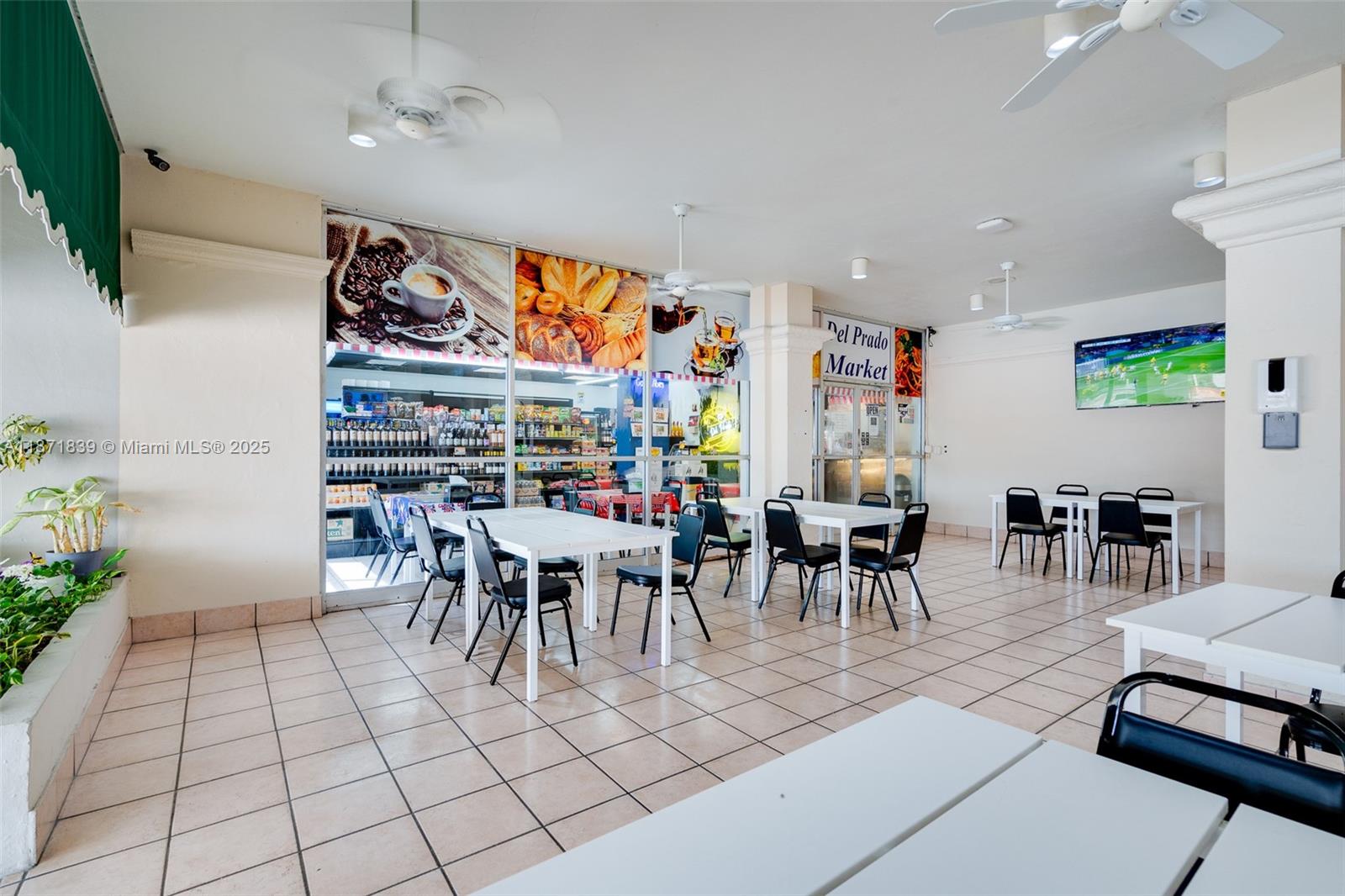 DEL PRADO - Residential