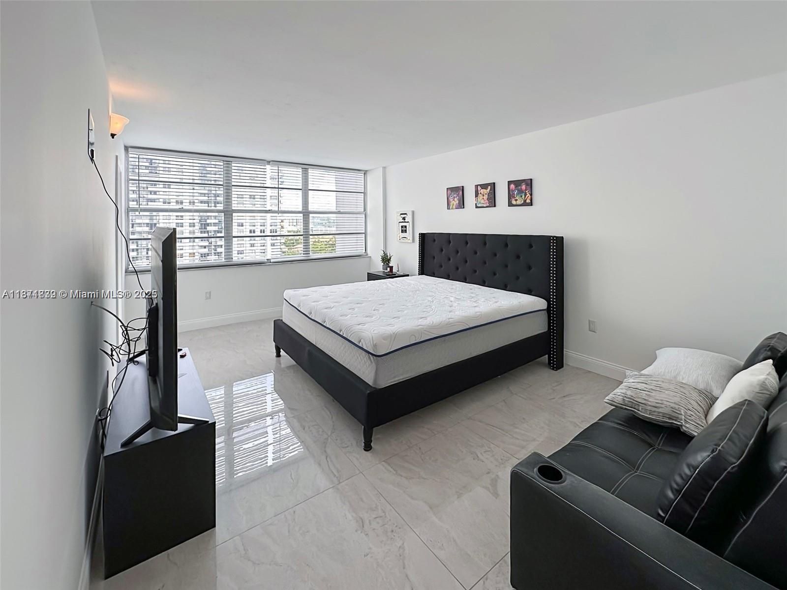 DEL PRADO - Residential