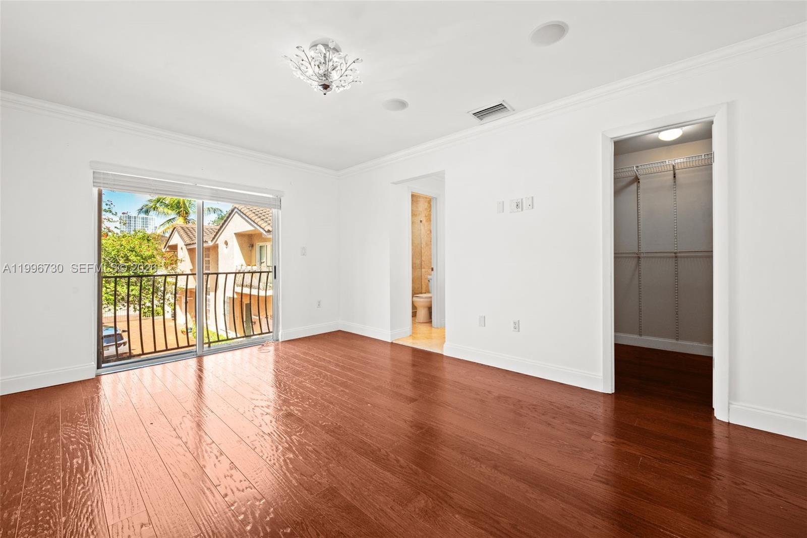 GROVE WALK TOWNHOMES COND - Residential