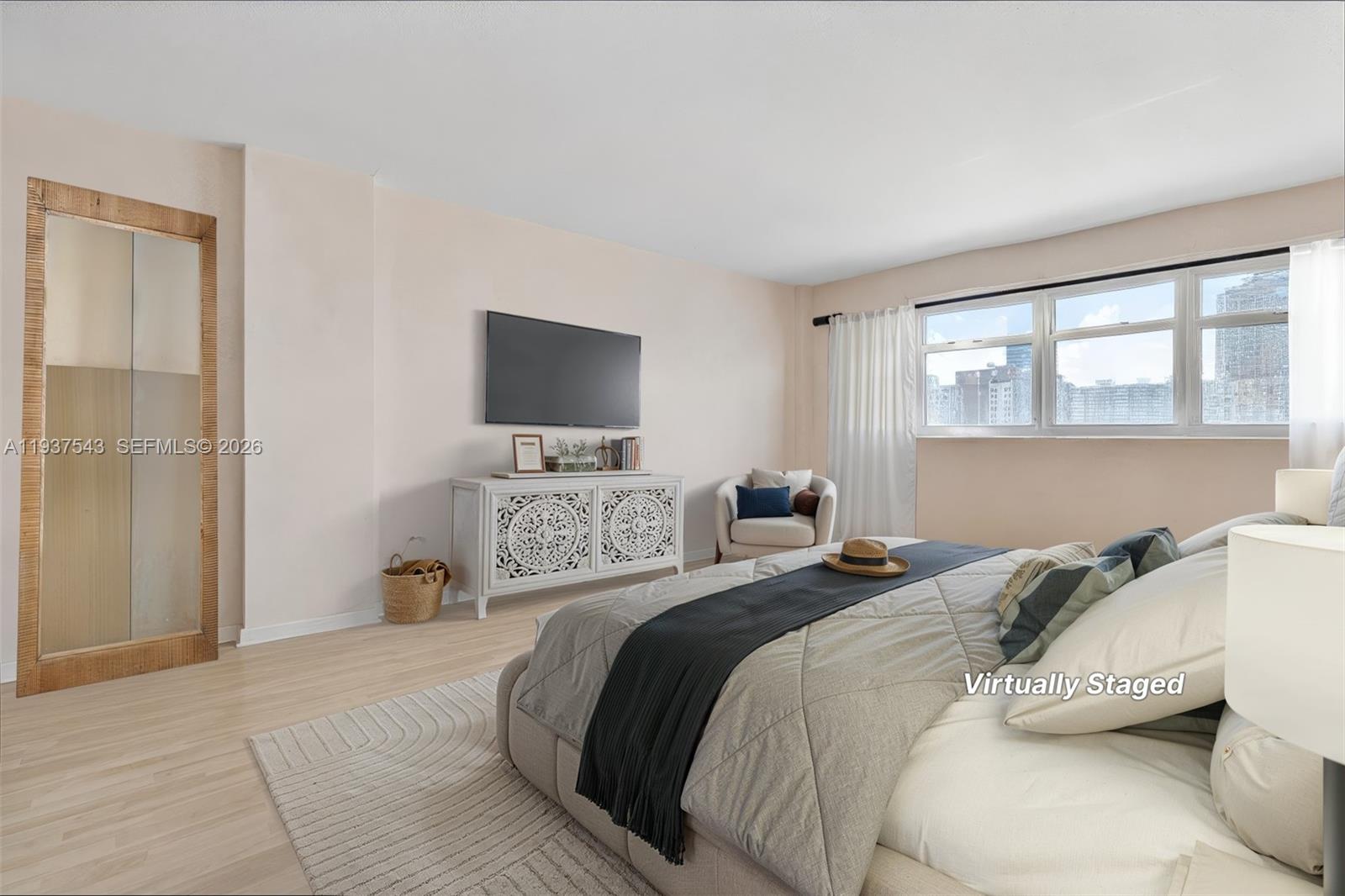 PLAZA TOWERS SOUTH CONDO - Residential