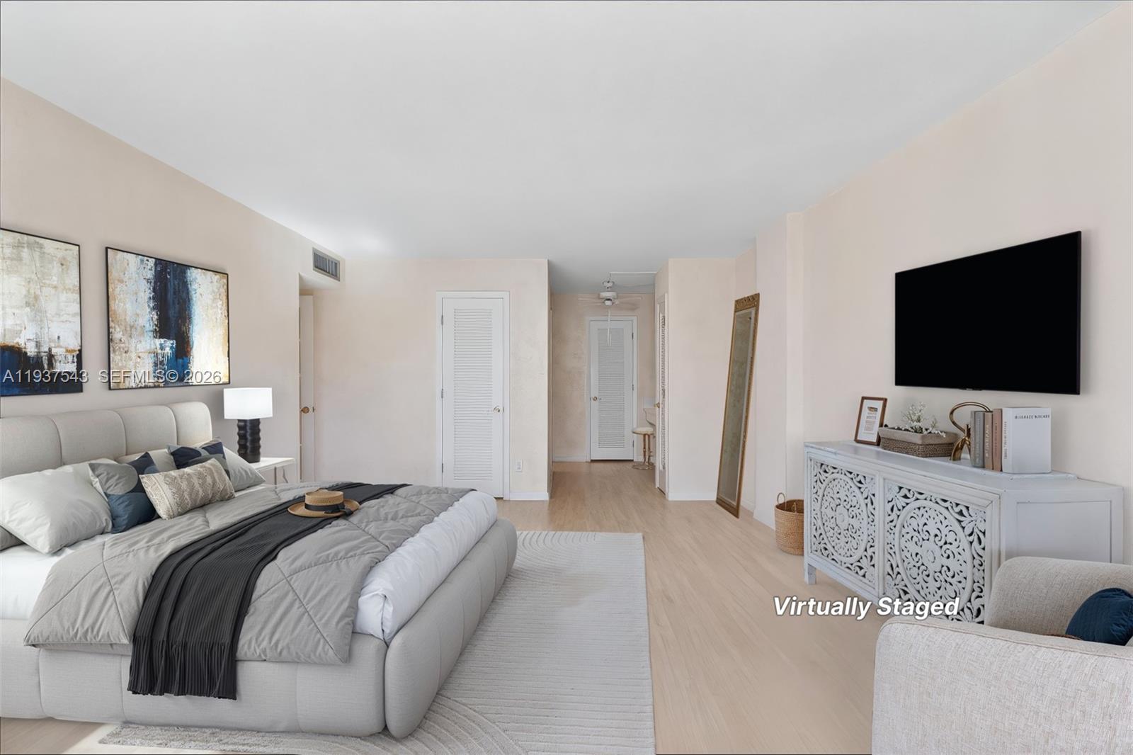 PLAZA TOWERS SOUTH CONDO - Residential