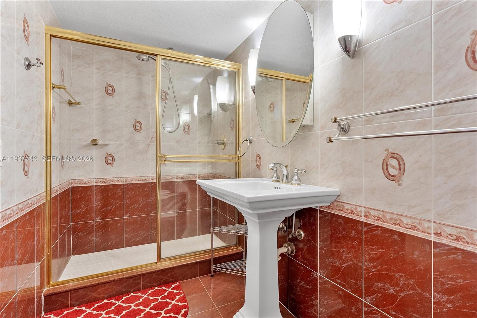 PLAZA TOWERS SOUTH CONDO - Residential