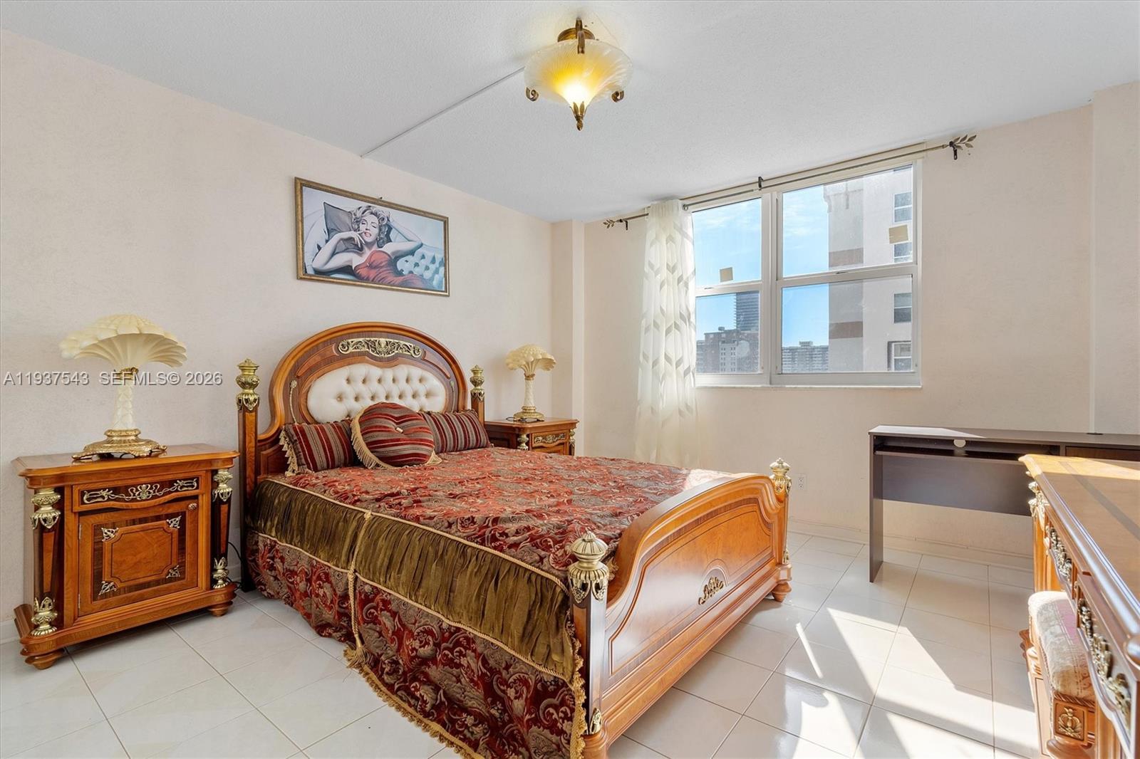 PLAZA TOWERS SOUTH CONDO - Residential