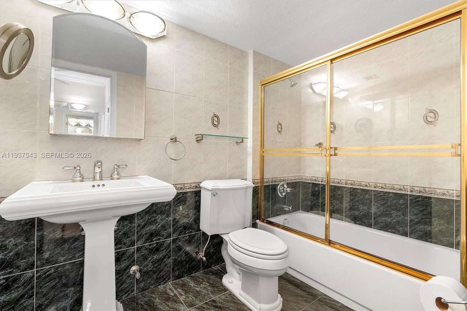 PLAZA TOWERS SOUTH CONDO - Residential