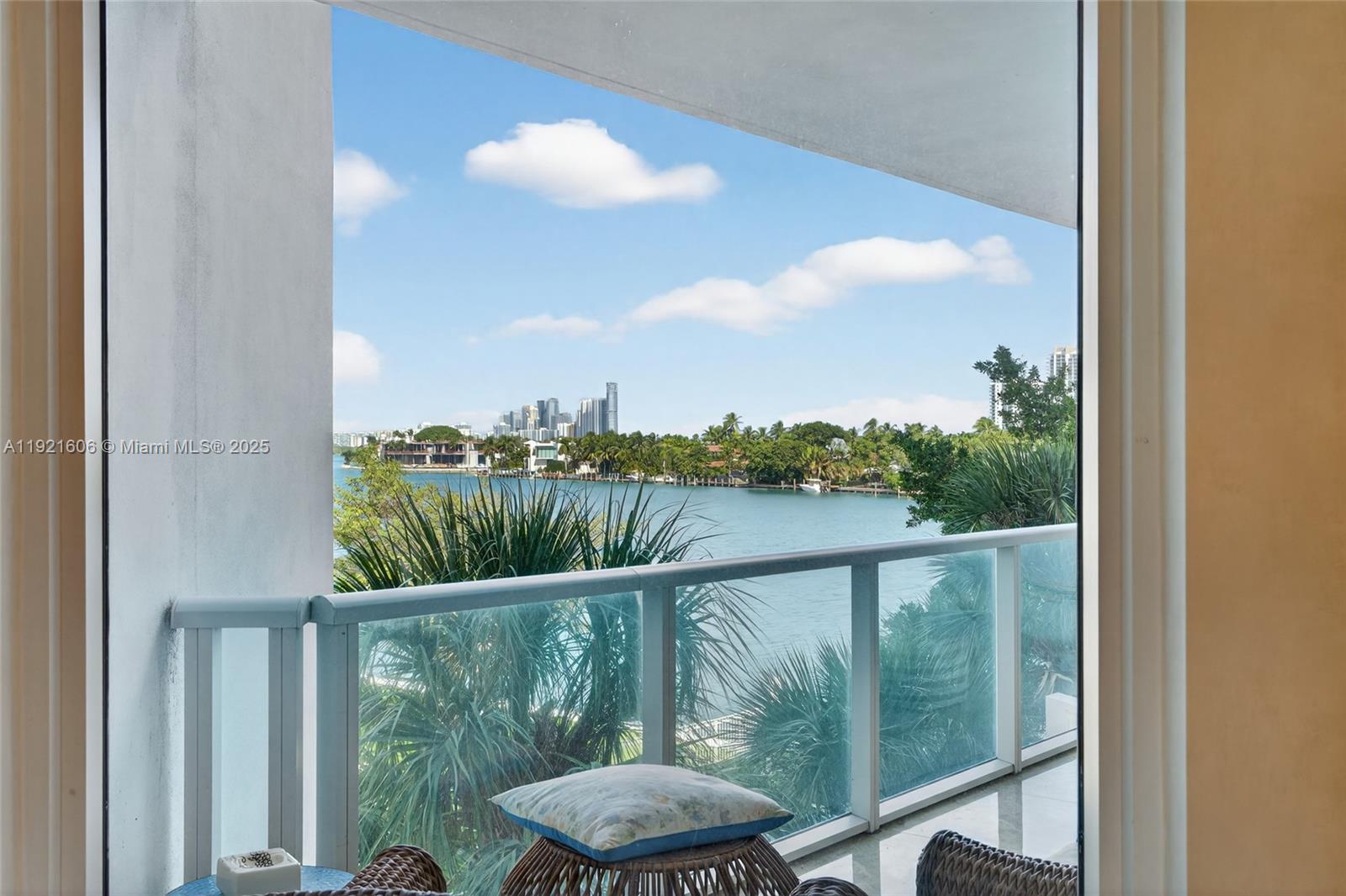 BAY HARBOUR ISLAND - Residential Lease