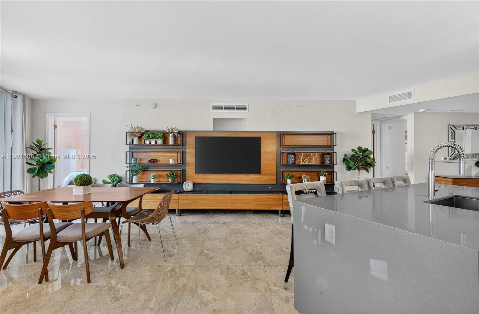 BAY HARBOUR ISLAND - Residential Lease