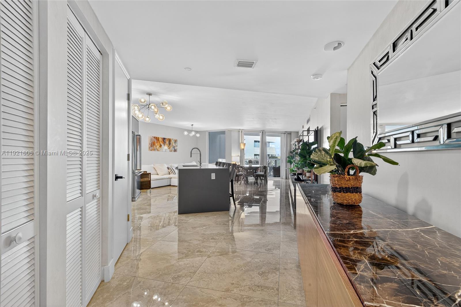 9821 E Bay Harbor Dr 402