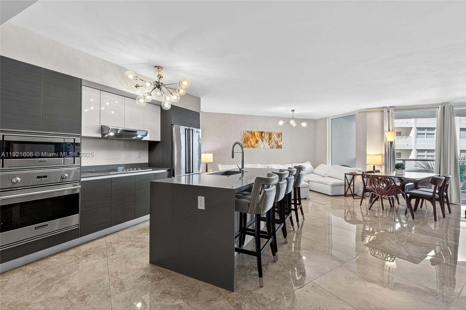 9821 E Bay Harbor Dr 402