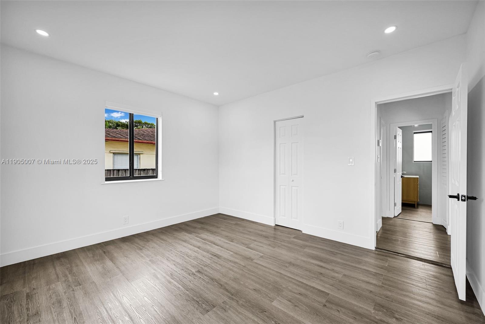 NORTH HOLLYWOOD - Residential Income